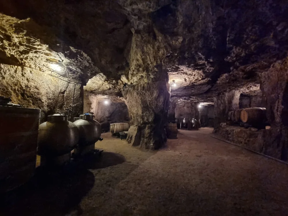  CAVE CELLAR3.JPG