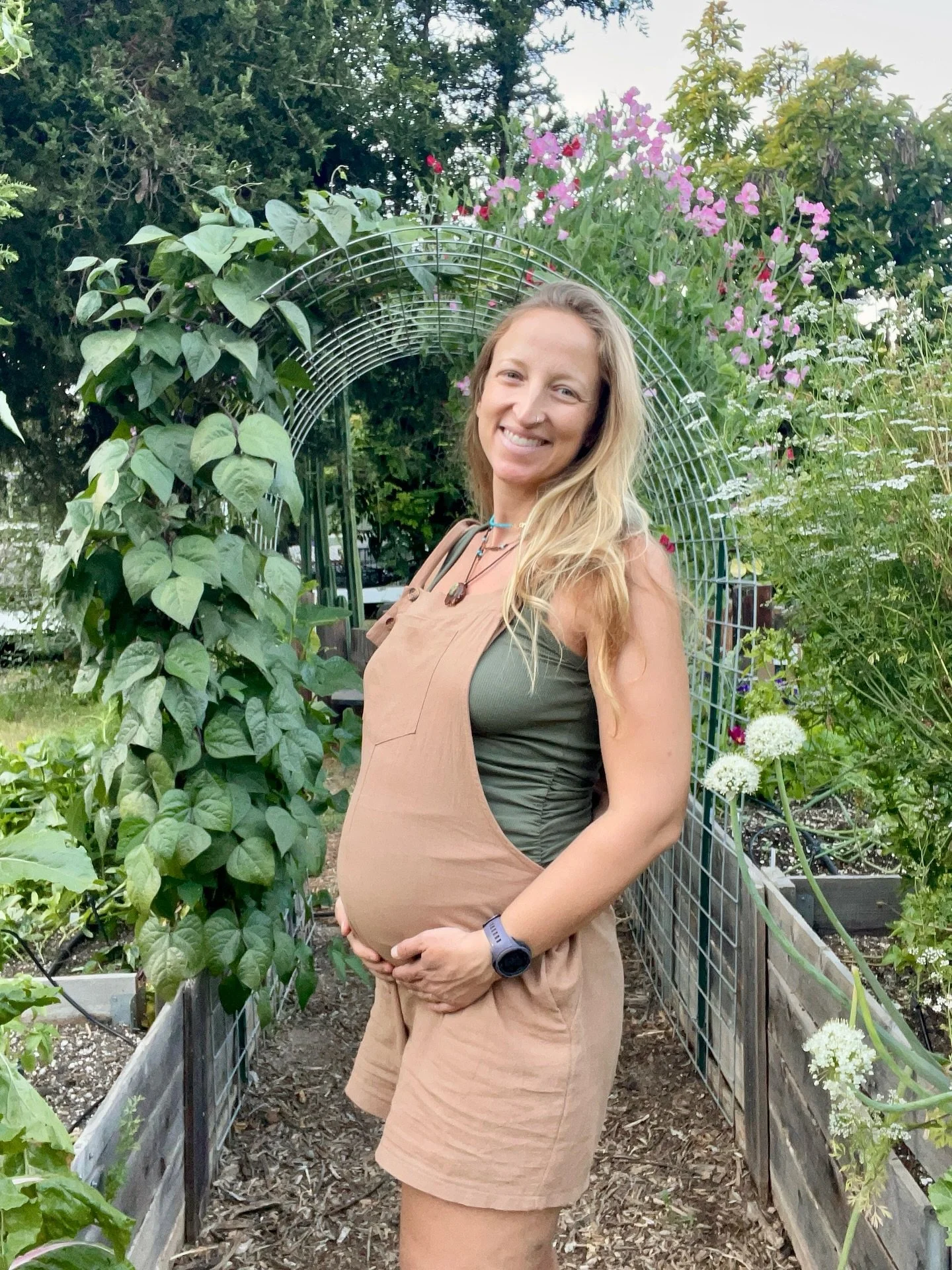 New team member joining the garden crew this summer! Chris @wehumananimals and I are overjoyed to be welcoming baby boy earthside in just a couple months. And in the meantime, I&rsquo;m gonna be just trying to make it through Ojai&rsquo;s summer heat