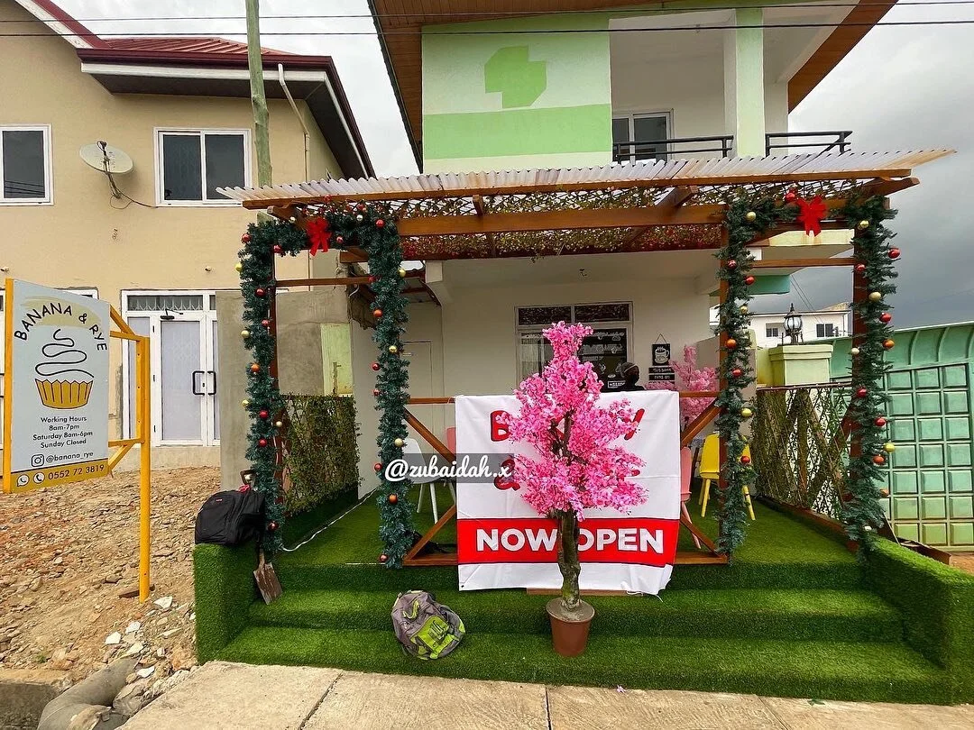 📍@Banana_rye, East Legon

Fast review of the year is this cute little bakeshop I found on the Leding road (about a minute away). They JUST opened and I stopped to get juice and cookies which were really good! 
Plus I met the owner she she&rsquo;s re