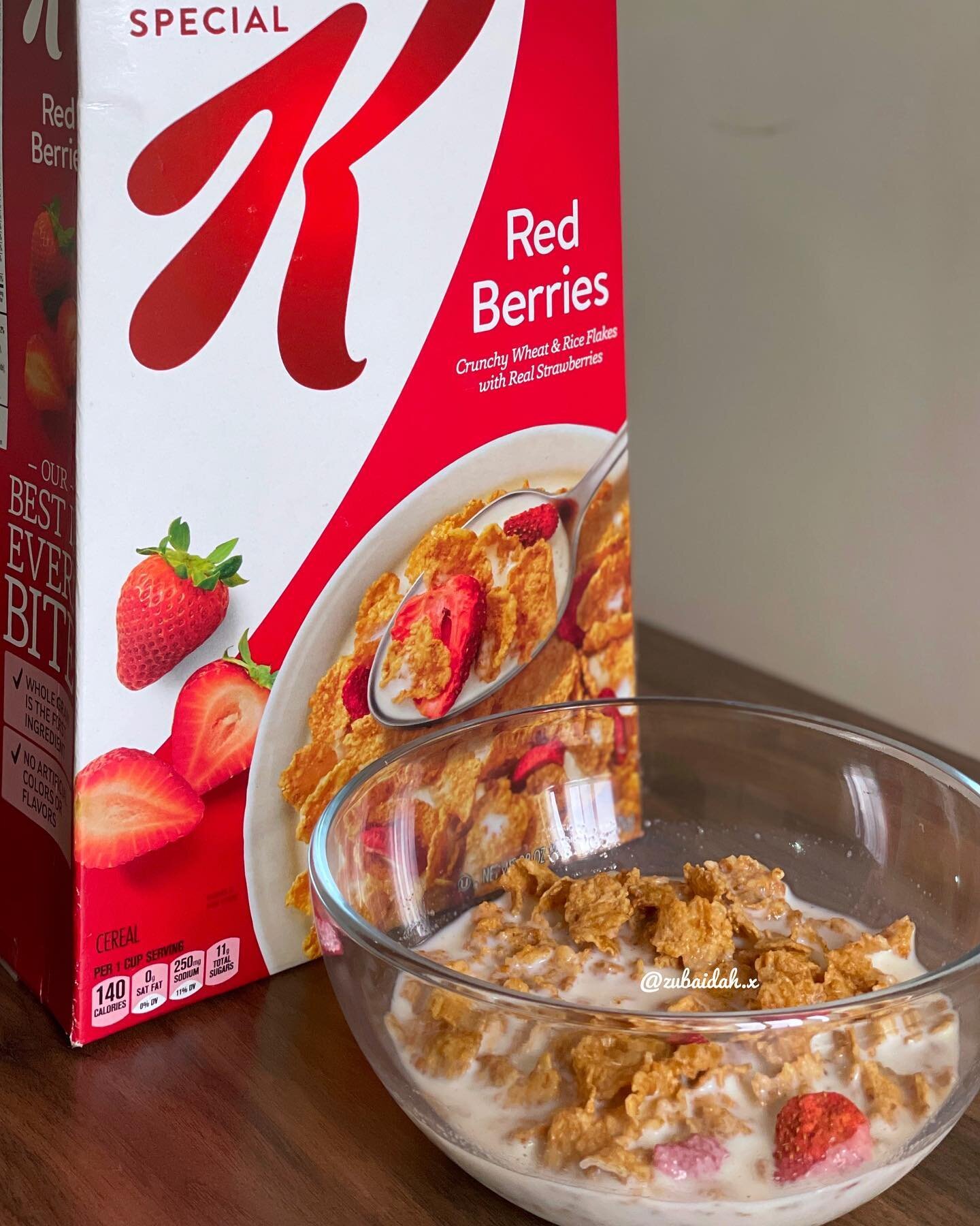 Healthy eating starts from breakfast and for the cereal fiends like myself, Kellogg&rsquo;s Special K is THE best. 
You can get TWO bags for &cent;86 (it&rsquo;s sold for &cent;65 at most places) on @shopsureway ! The absolute value pack.
.
.
,
.
.
.