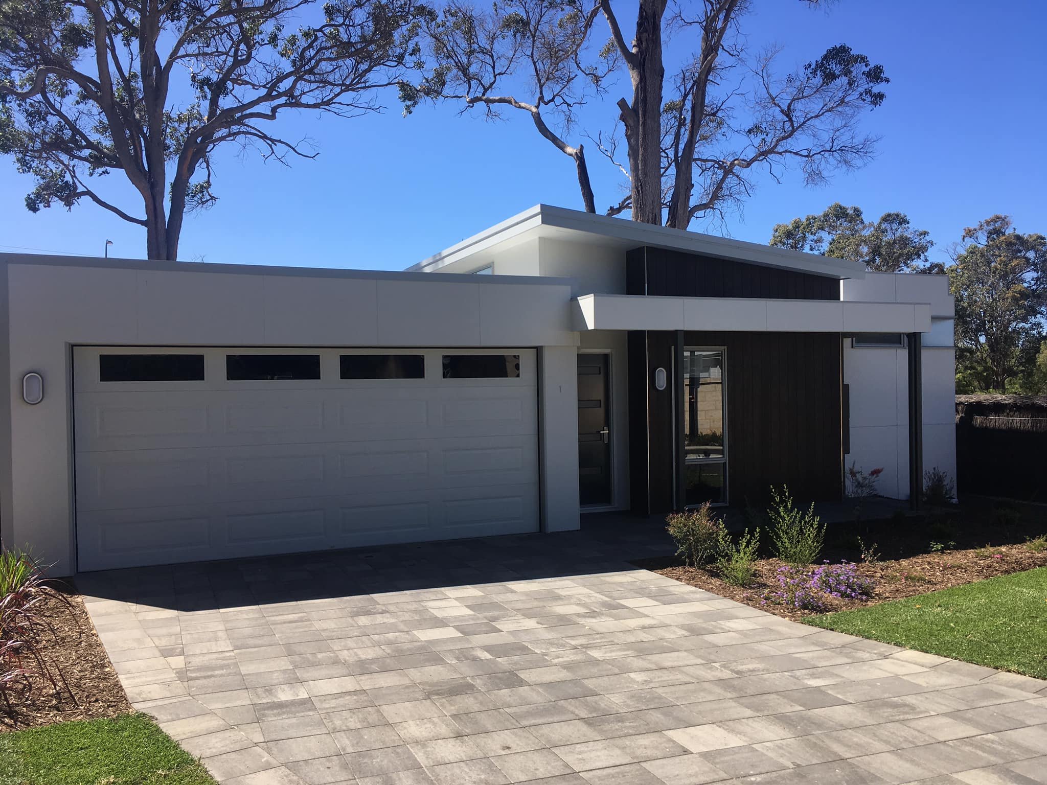 Dunsborough House.jpg