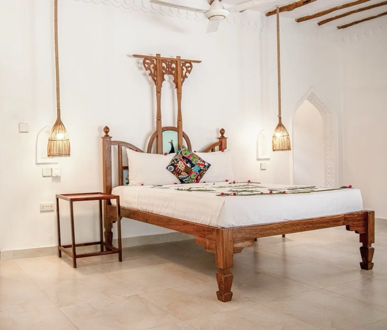 90b492_40f5de59e3bd4c57917f25bf994cdabf~mv2 Large.jpeg