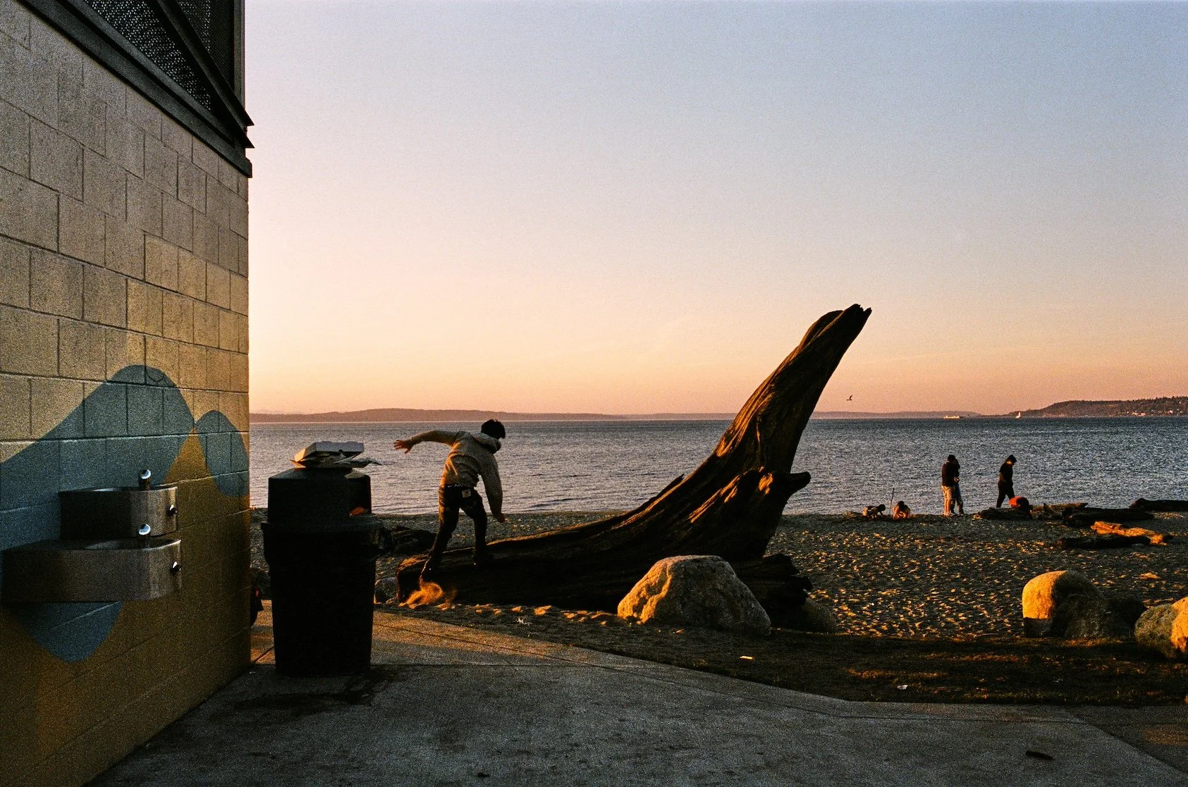 alki_beach_clayashworth1.jpg