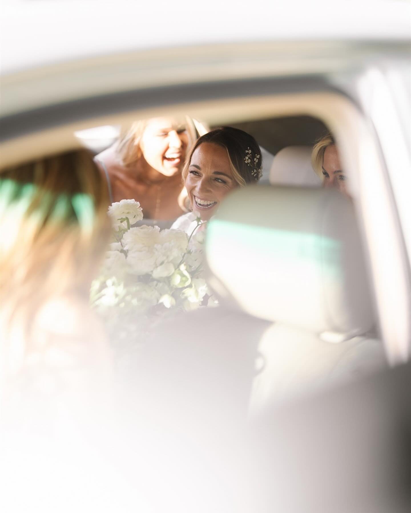 Wedding party pre-ceremony tailgate 🤍 I love the in-between moments on a wedding day.  Right before a ceremony, in the car on the way to somewhere, just before a grand entrance, just after a toast&hellip;you&rsquo;ll always remember the standout mom