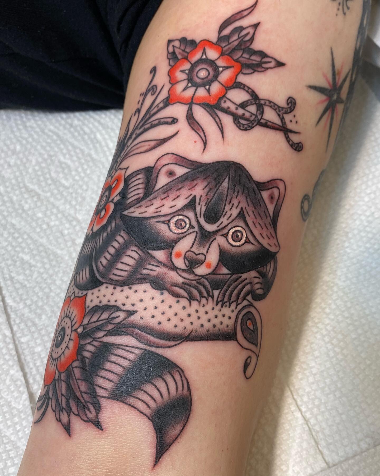 Seattle! A have some last minute cancellations at @36thstreettattoo -today Wednesday and Friday. DM me to get tattooed ✨ flash would be ideal! 🦋🦋🦋
 
[little Racoon  with flowers, in black, grey and red, from my book.] thanks Candace!