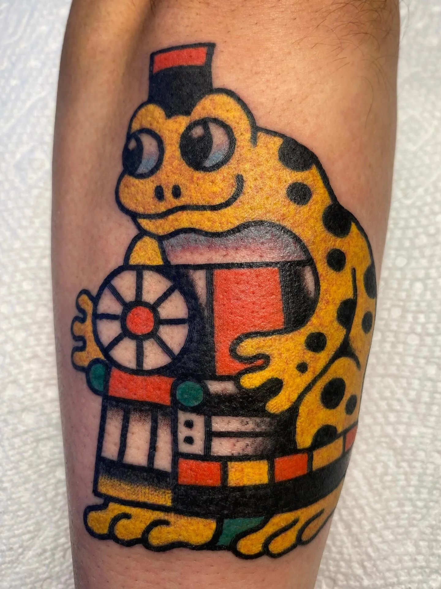 Frog on friends. Made @36thstreettattoo