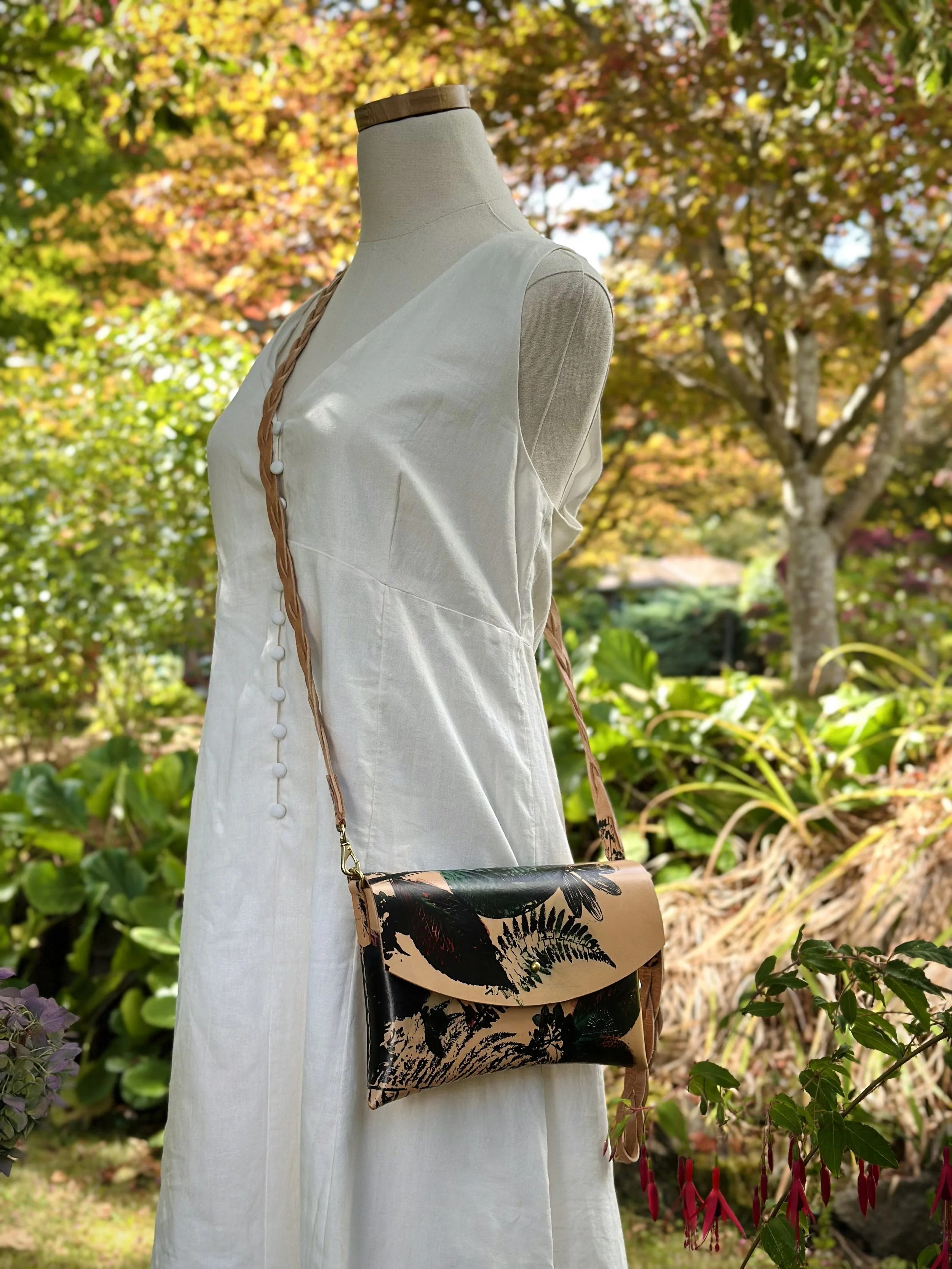 gardenclutchoutdoorsviewone.jpg