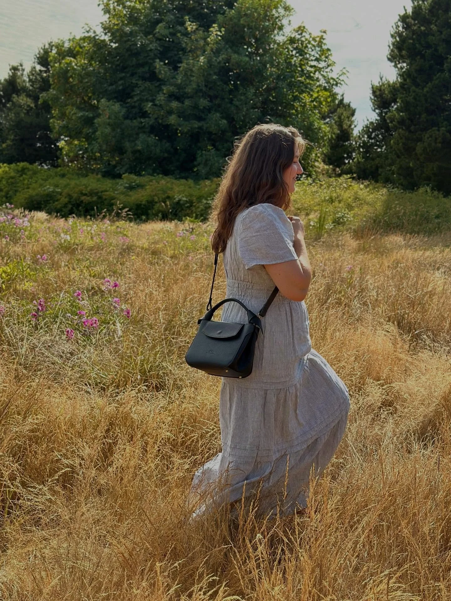 Nothing compares to a couple of originals surrounded by natural beauty. 😍

Last day today to order Ready-to-Ship and receive by Xmas . ⚡️

#original #design #natural #leatherbag #leathertote #nature #leathercraft #handbag #handstitched #saddlestitch
