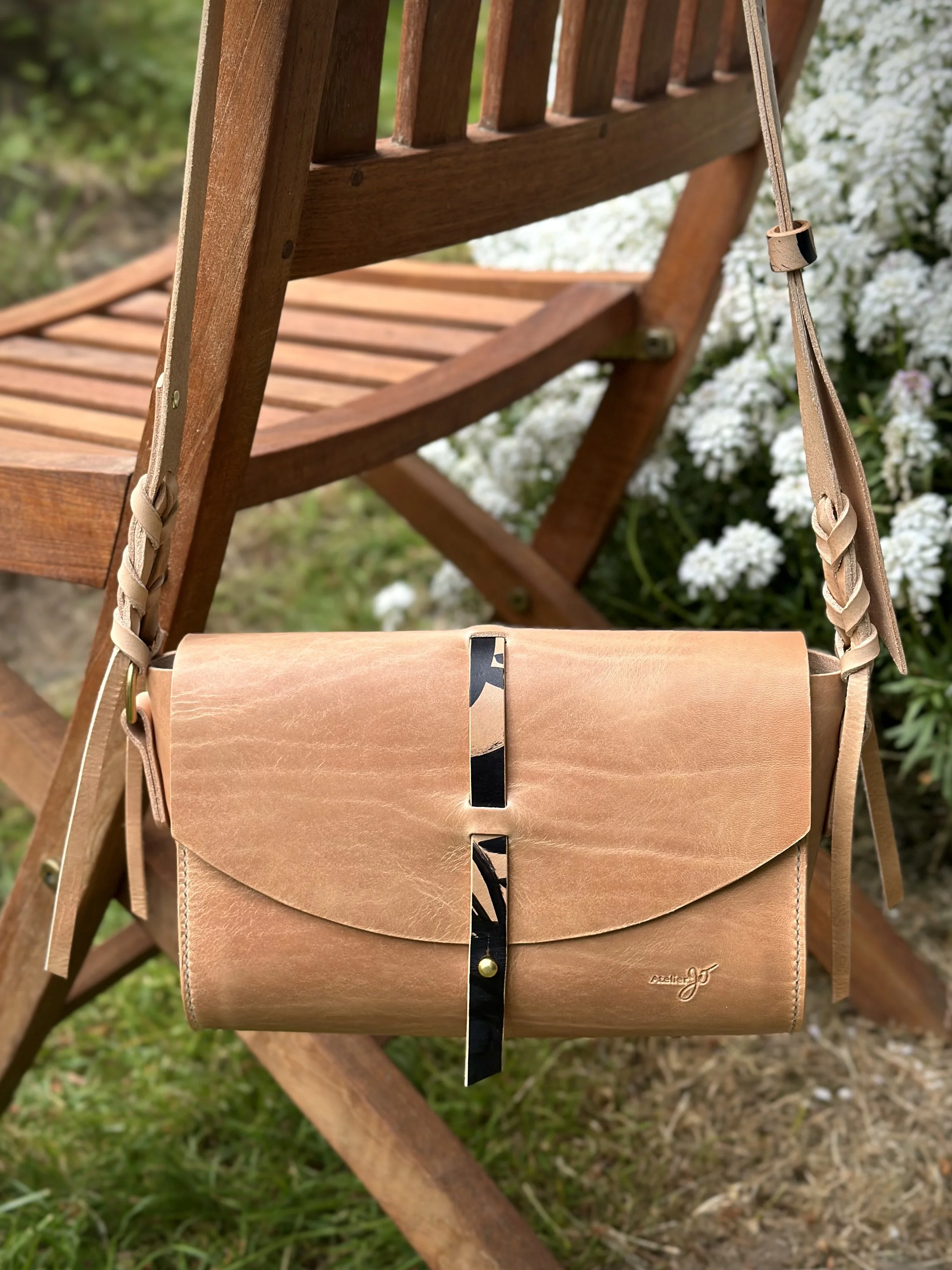 barrelbagnaturalfrontstraightchair.jpg