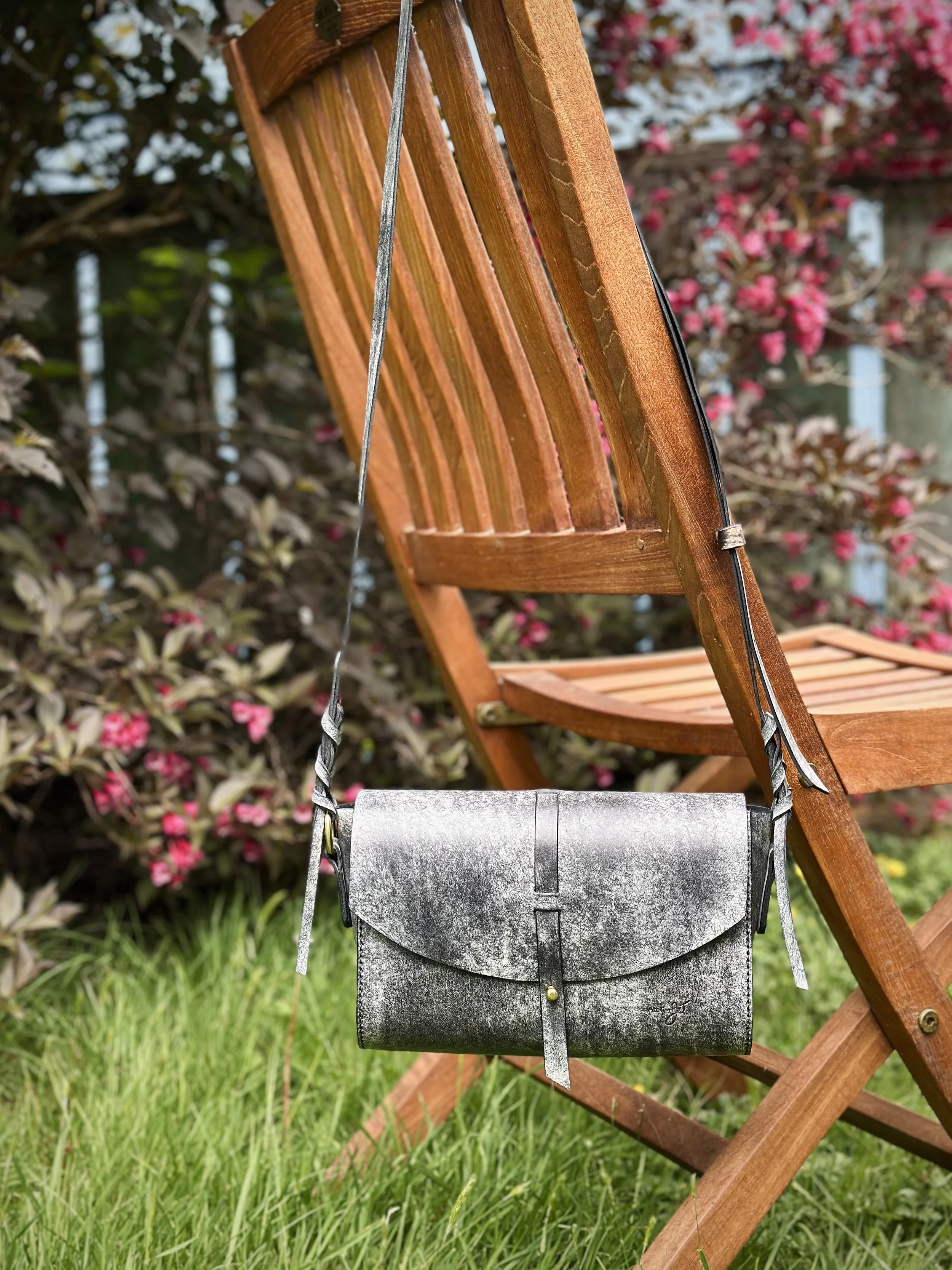 barrelbagcharcoalgardenchair.jpg