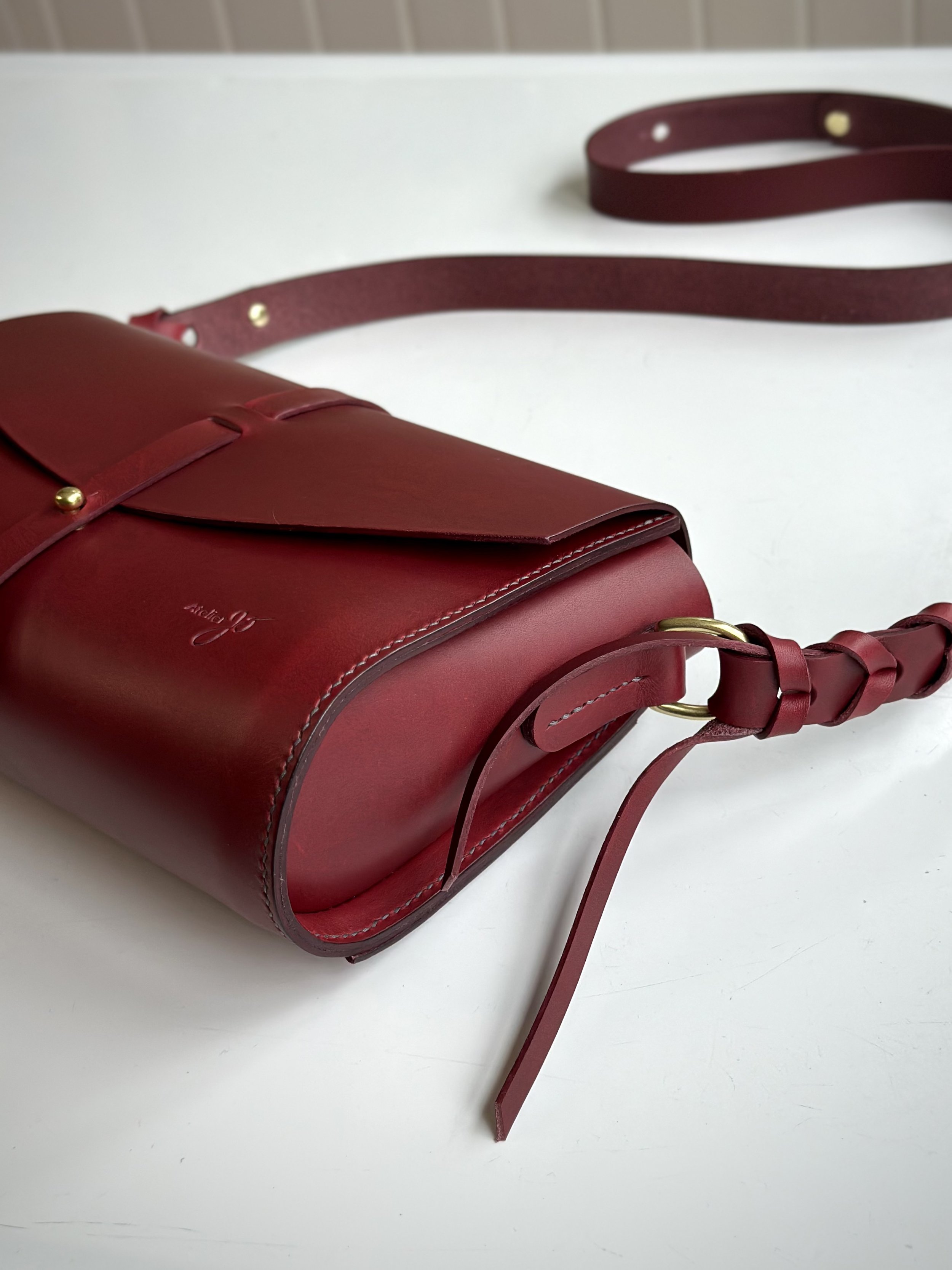 crimsonbarreldetailsideview.jpg