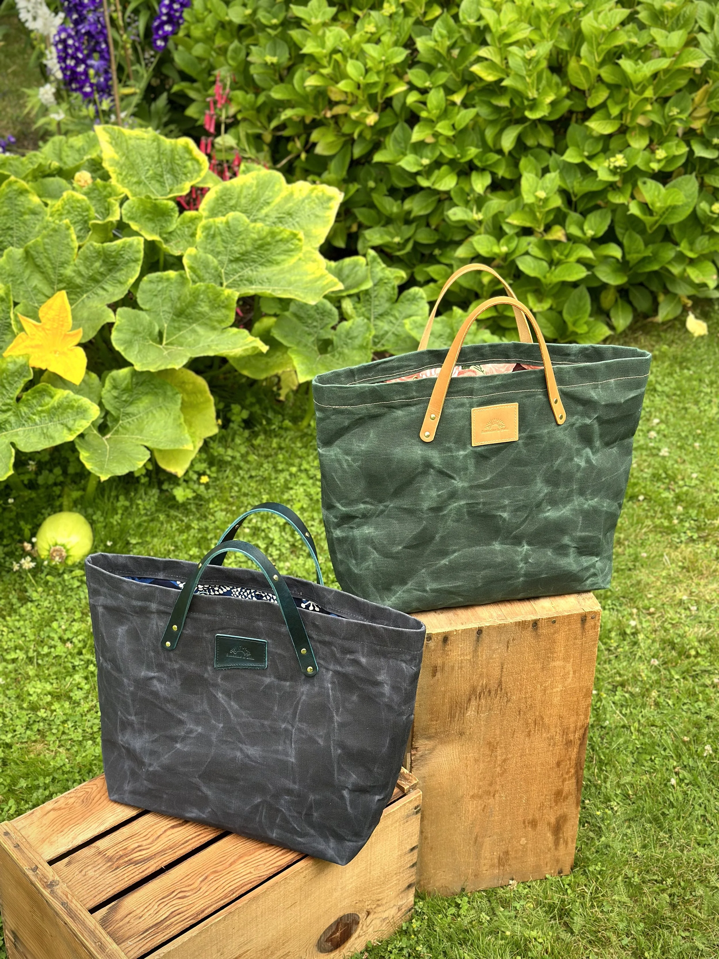 waxedcanvascarpetbagangledgardenview.jpg