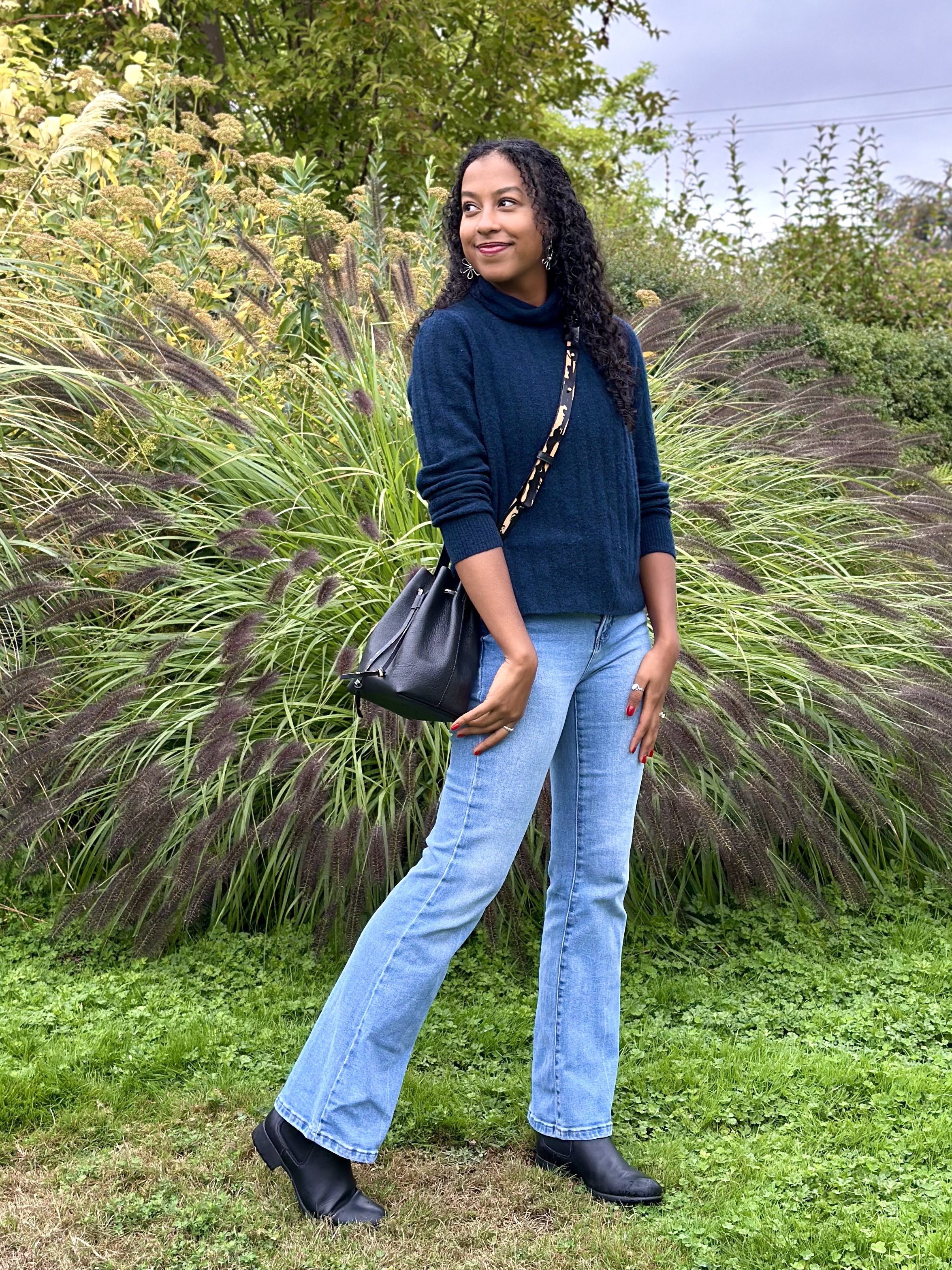 clarafullblackbucketgardensidelook.jpg