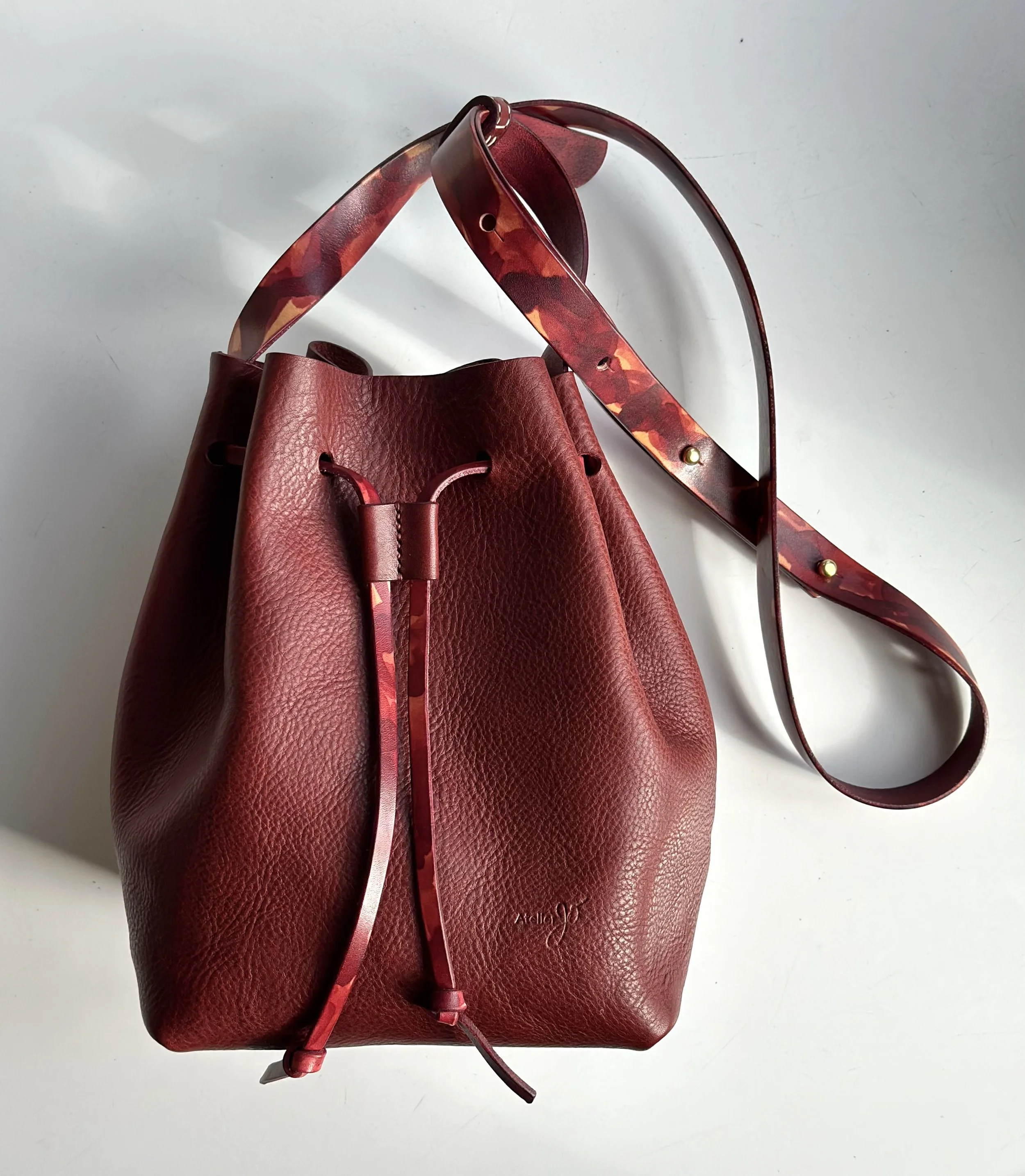Bucket Bag in Dark Red with Painted Strap