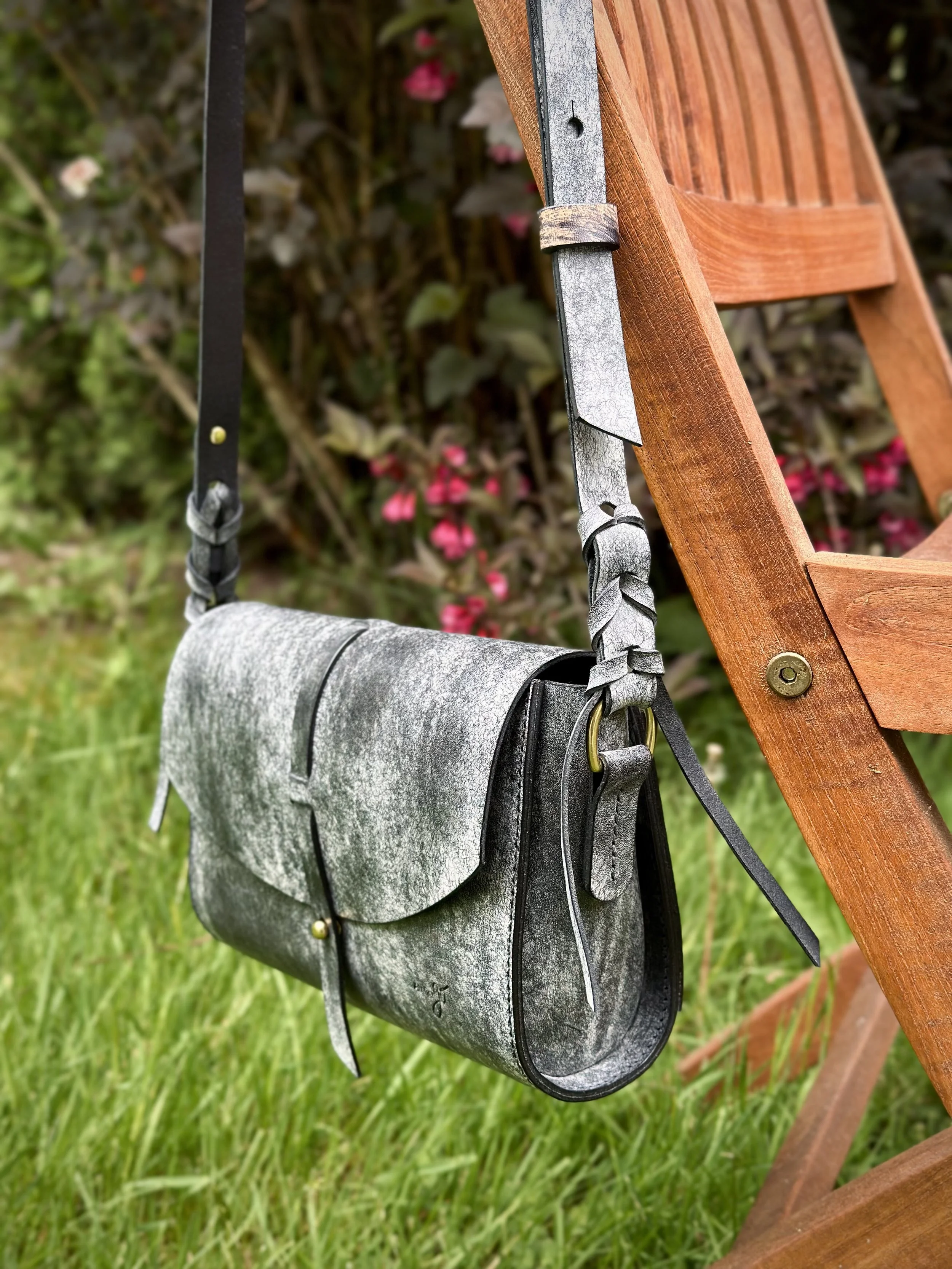 barrelbagcharcoalsideviewgarden.jpg