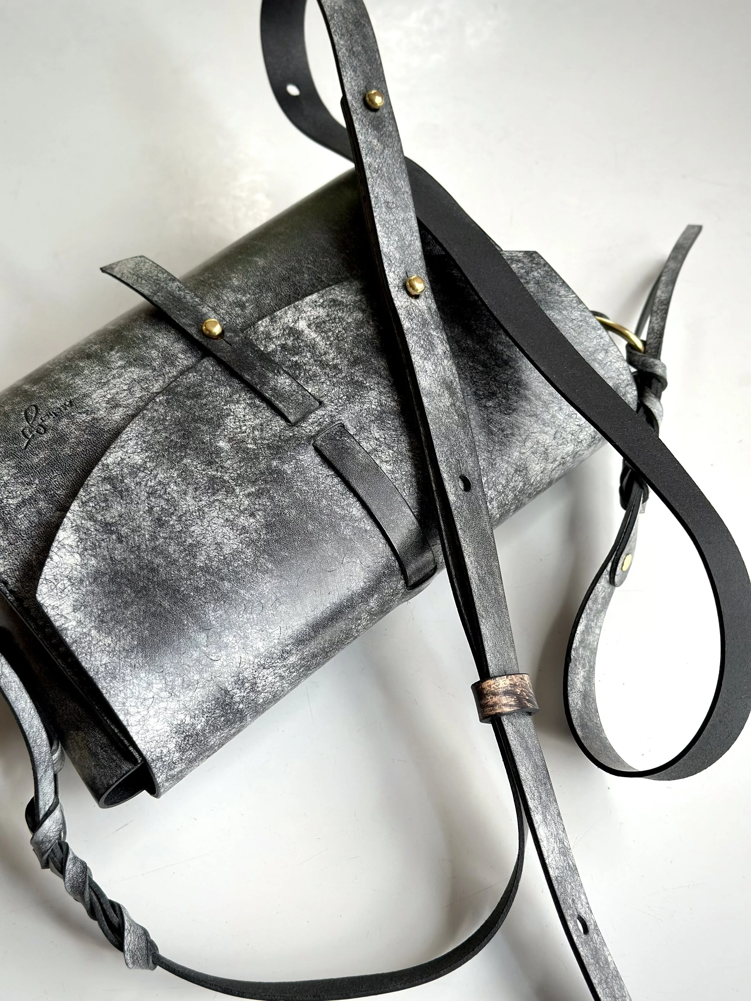 barrelbagcharcoalstraptopview.jpg