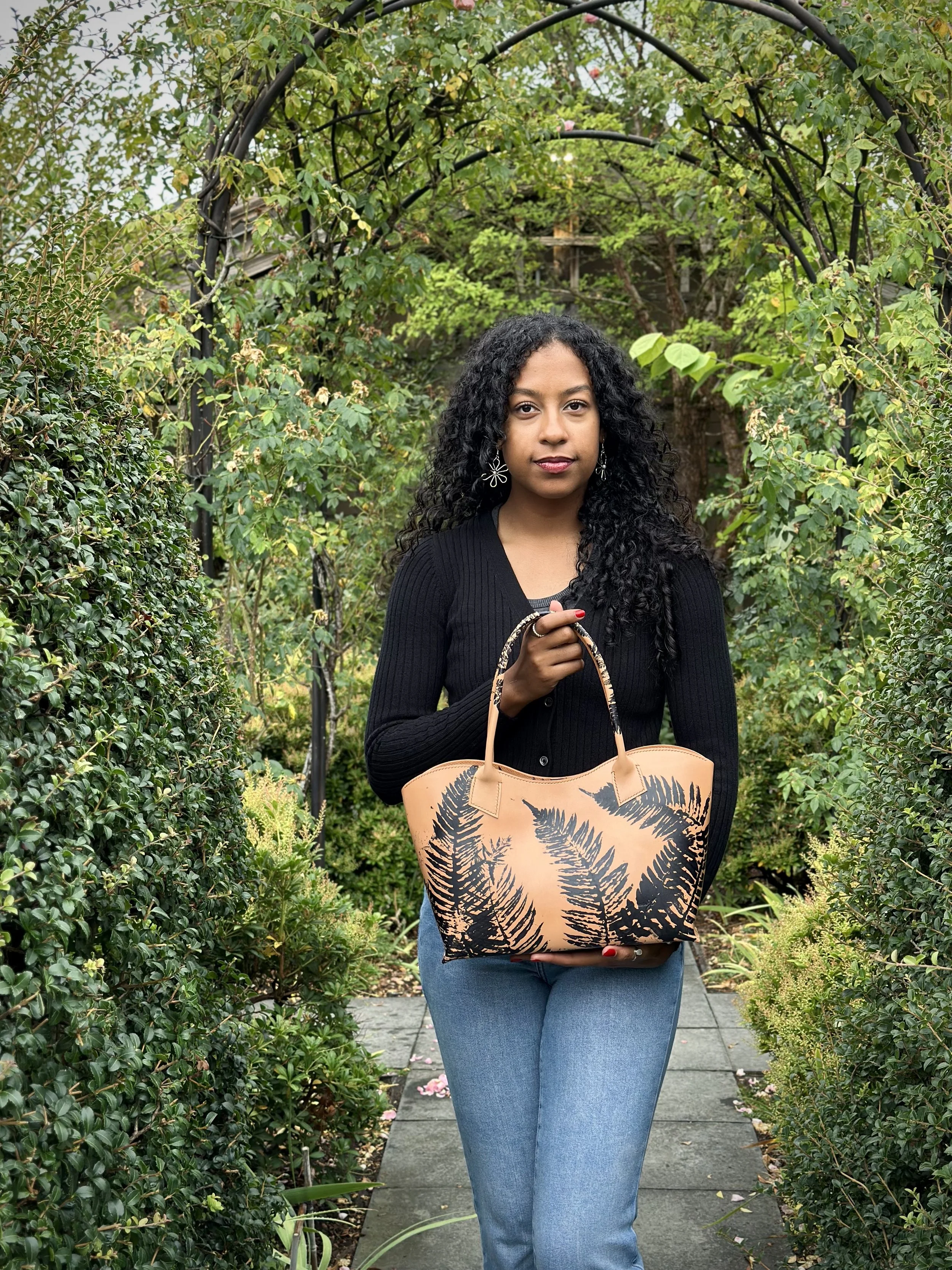 clarafernbagarchholdingportrait.jpg
