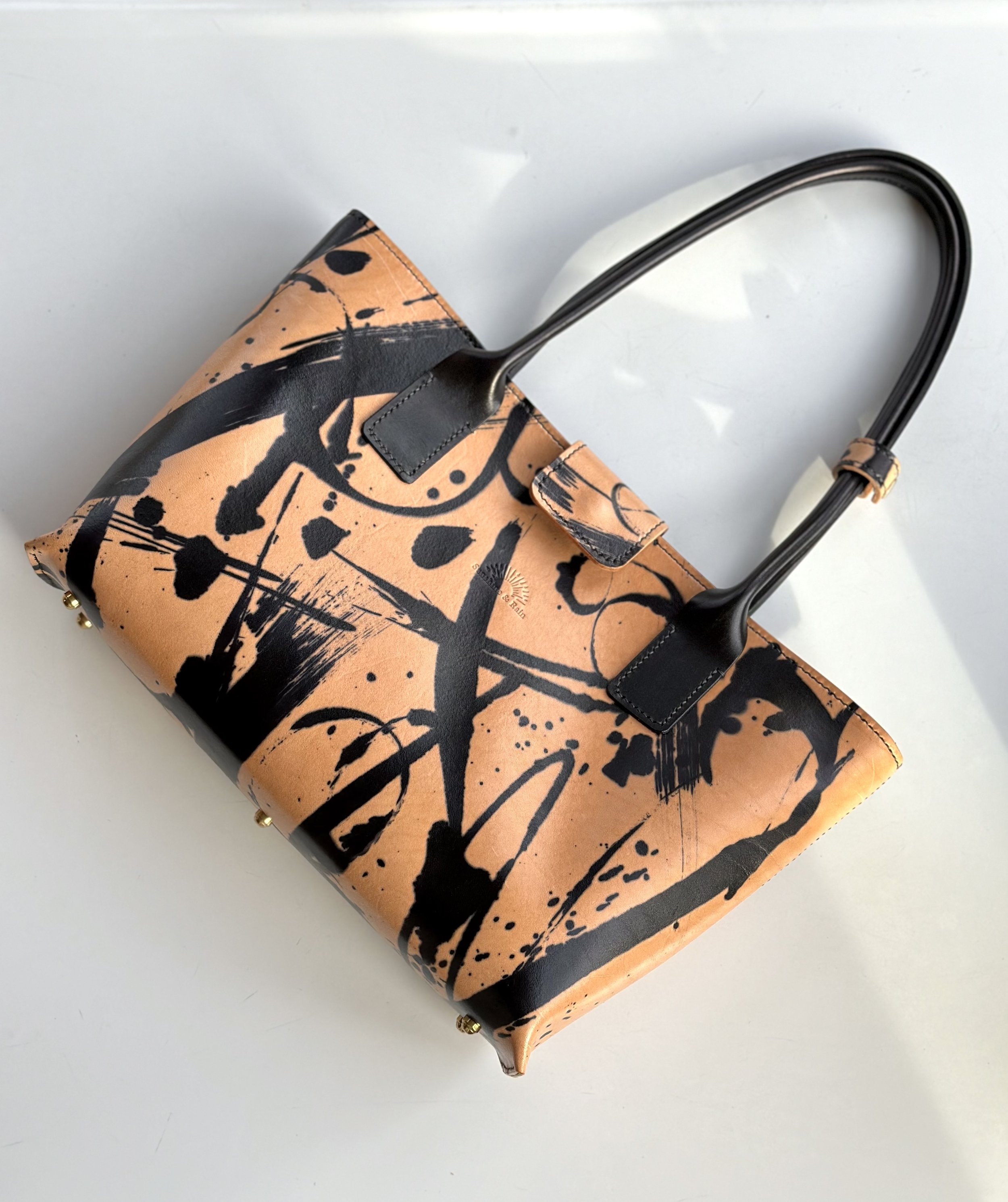 abstractartbagpatinaflatfront.jpg
