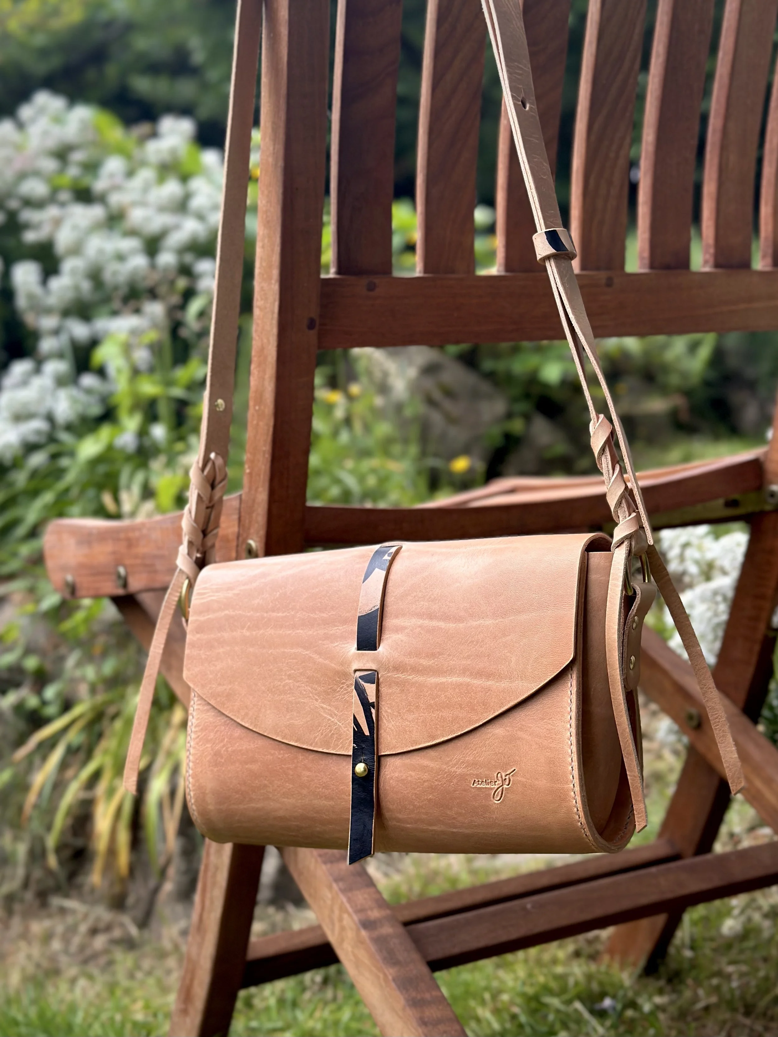 barrelbagnaturalangledrightchair.jpg