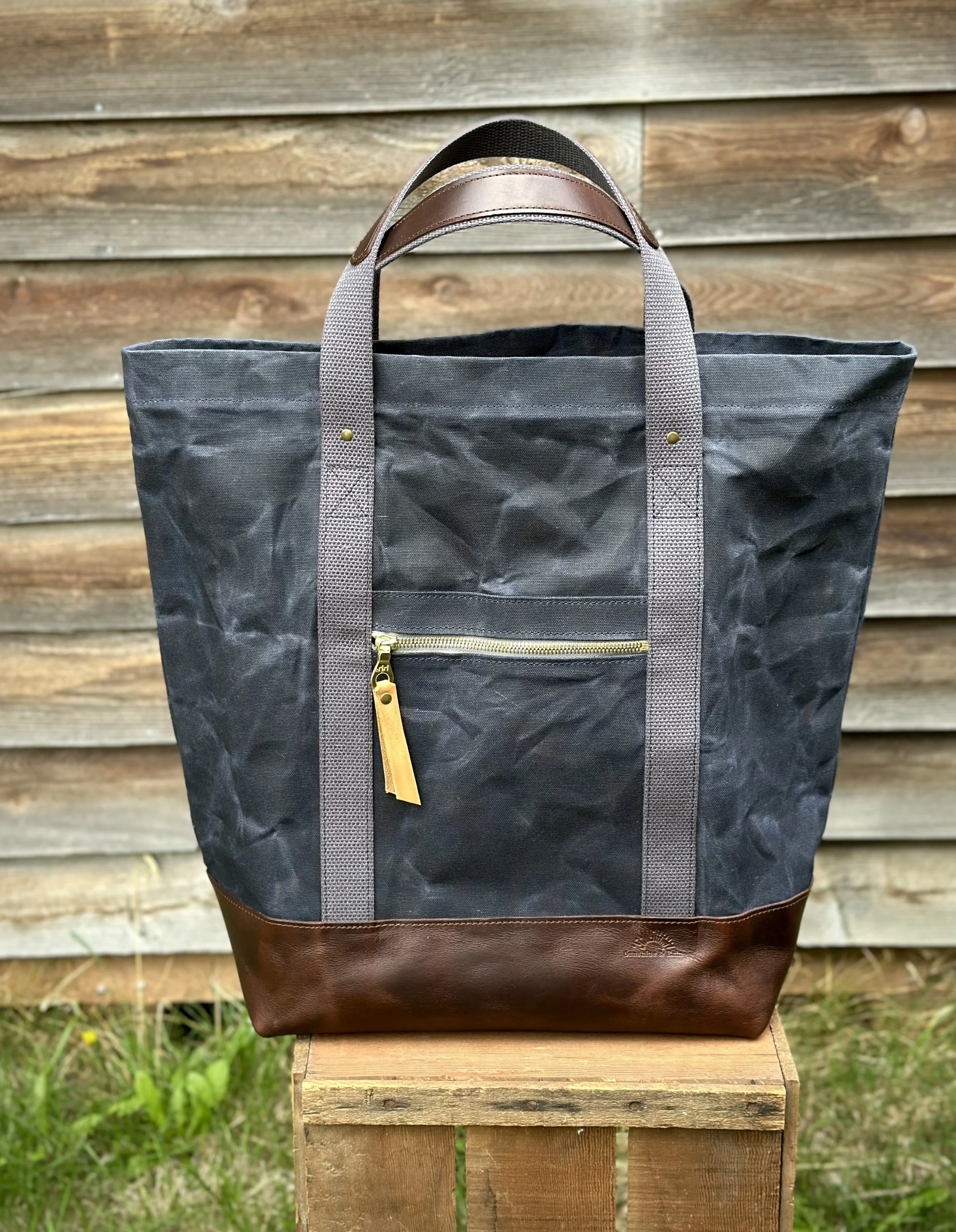 tedbagnavygreybrownfrontview.jpg