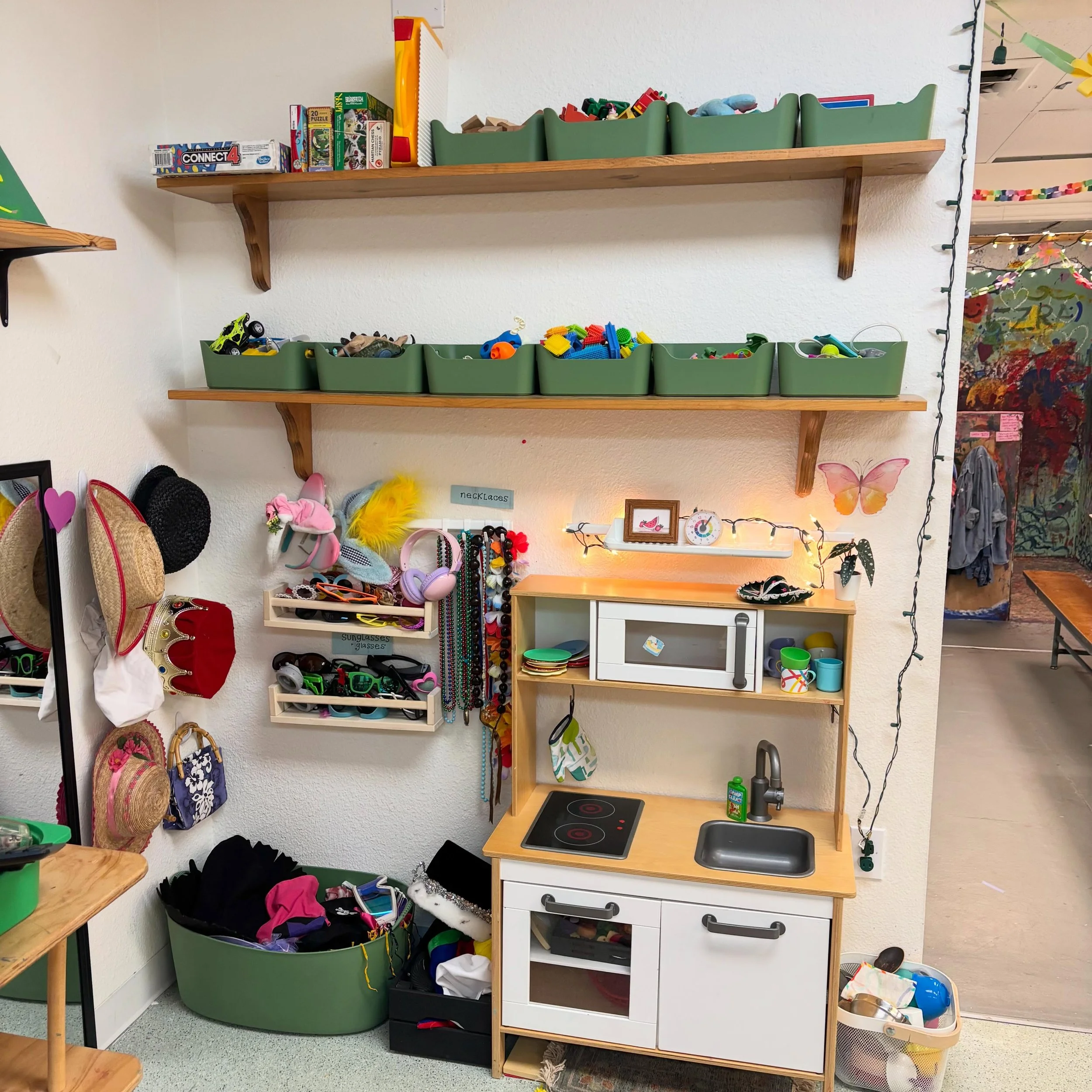 A moment of calm and clean in the Fruit Loops kitchen/dress up area. I know it won&rsquo;t last and that&rsquo;s ok :) Film festival/red carpet photos coming soon!