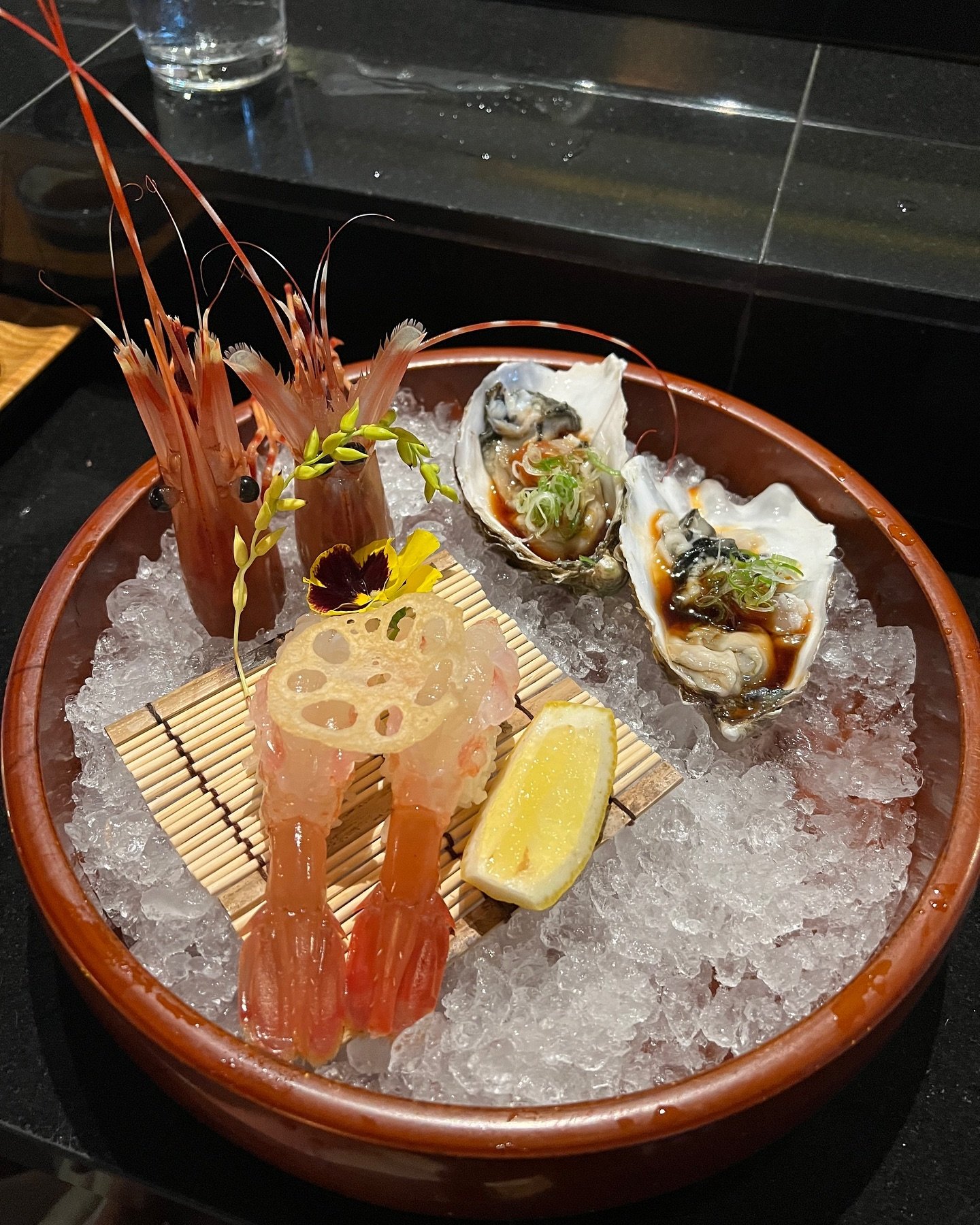 A goodness combo that soothes my craving - live sweet shrimp and oyster 🦐🦪
&bull;
&bull;
&bull;
#sushi #delicious #deliciousfood #sushilovers #sashimi #sashimilover #sushibar #freshsushi #redgingersushi #woodlandhillsca #seafood #freshseafood