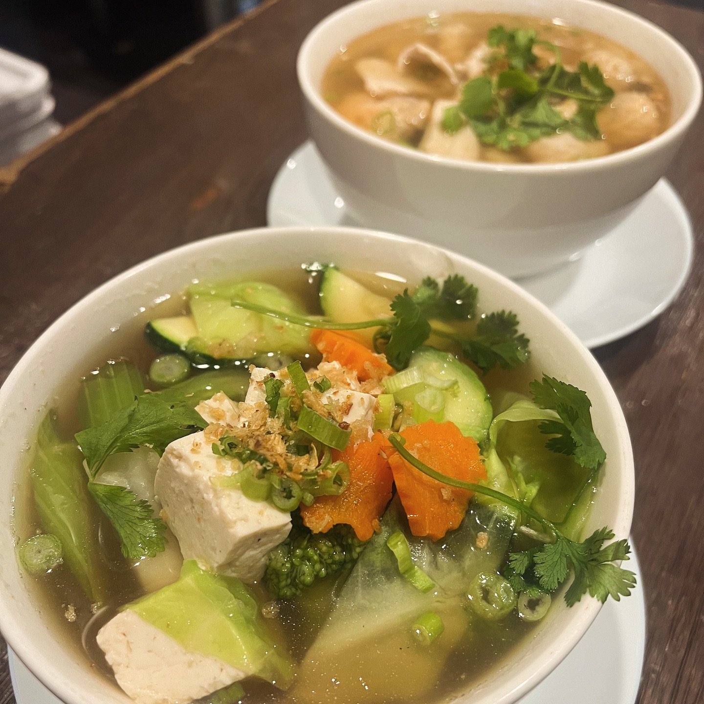 Which is your favorite soup? Mine is wonton soup - soul-warming comfort food that&rsquo;s 10/10! 🍲✨
&bull;
&bull;
&bull;
#comfortfood #wontonsoup #thaifood #thaifoodstagram #thaifoodlover #thaifoodie #woodlandhills #woodlandhillsca #redginger #redgi