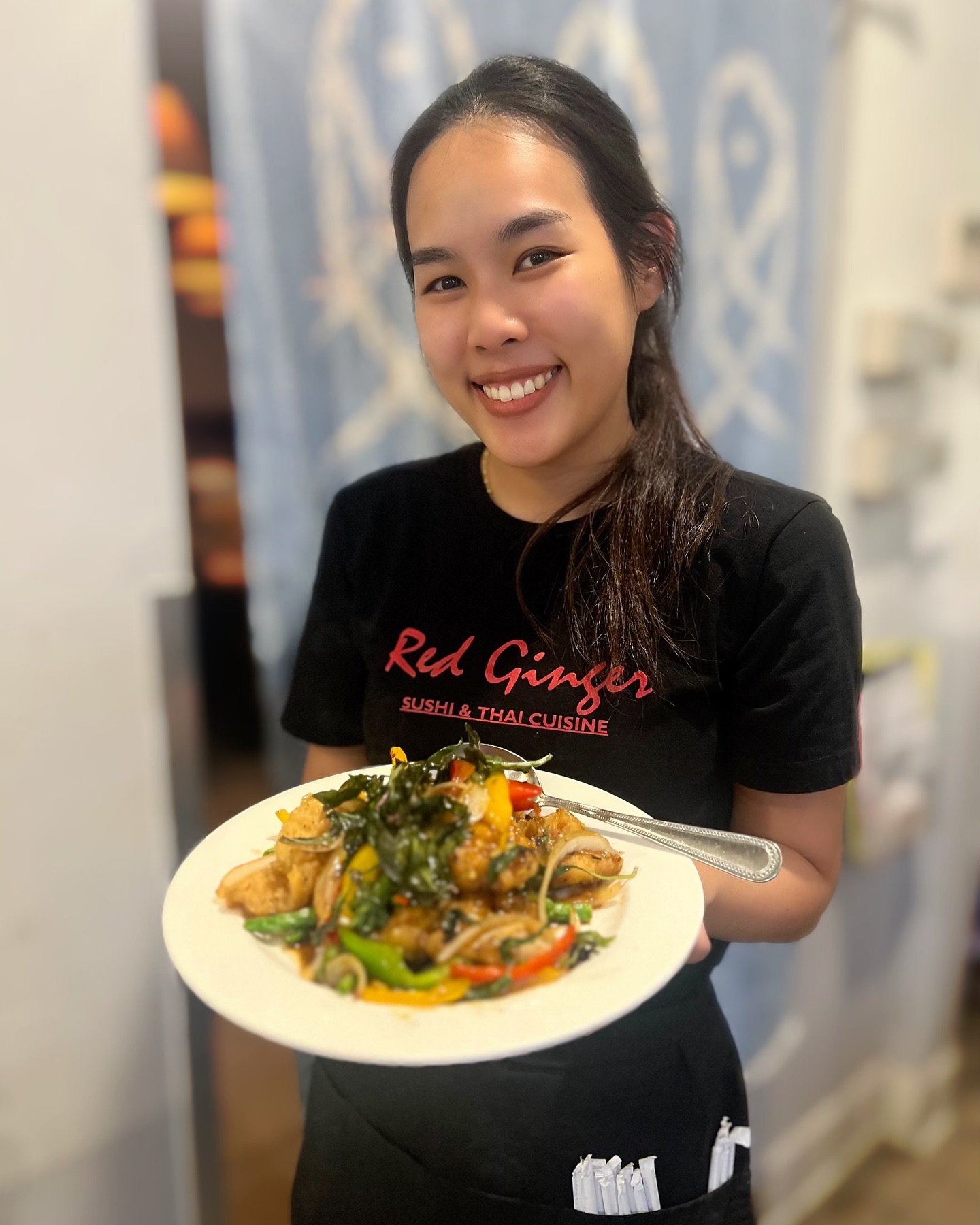 Crispy fish with Thai basil twist - it just got a whole lot better 🌶️🍽️
&bull;
&bull;
&bull;
#thaicuisine #thaifood #thaifoodie #thaifoodstagram #thairestaurant #thaifoodlover #woodlandhillsca #redgingersushithai #thailove