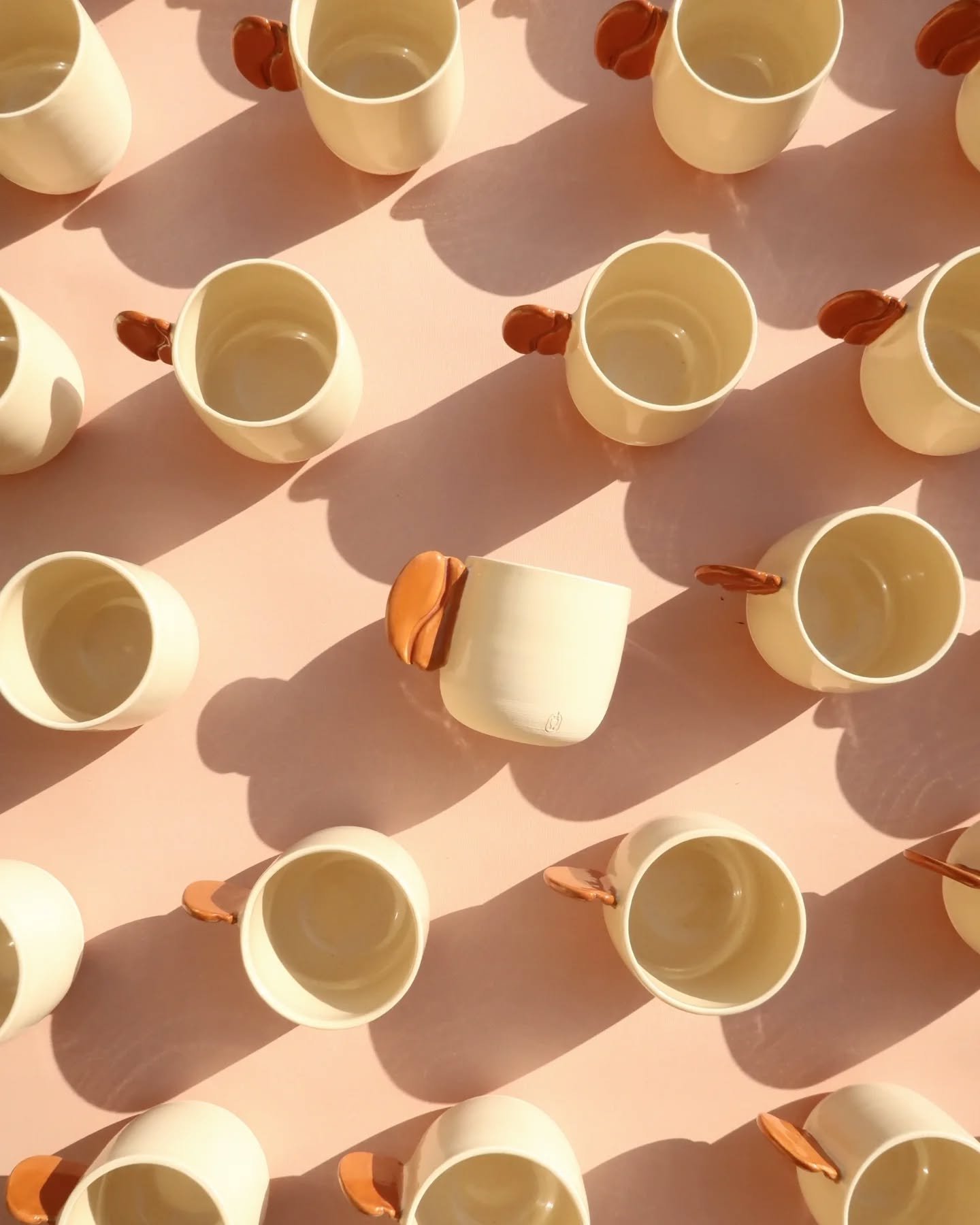 ROSE COBALT X TABLISSIME

J'ai eu l'honneur de cr&eacute;er des tasses &agrave; caf&eacute; pour la somptueuse Tablissime qui s'est d&eacute;roul&eacute;e le week-end dernier au @chateau.de.pescheseul

Avec Fr&eacute;d&eacute;rique, nous avons d&eacu