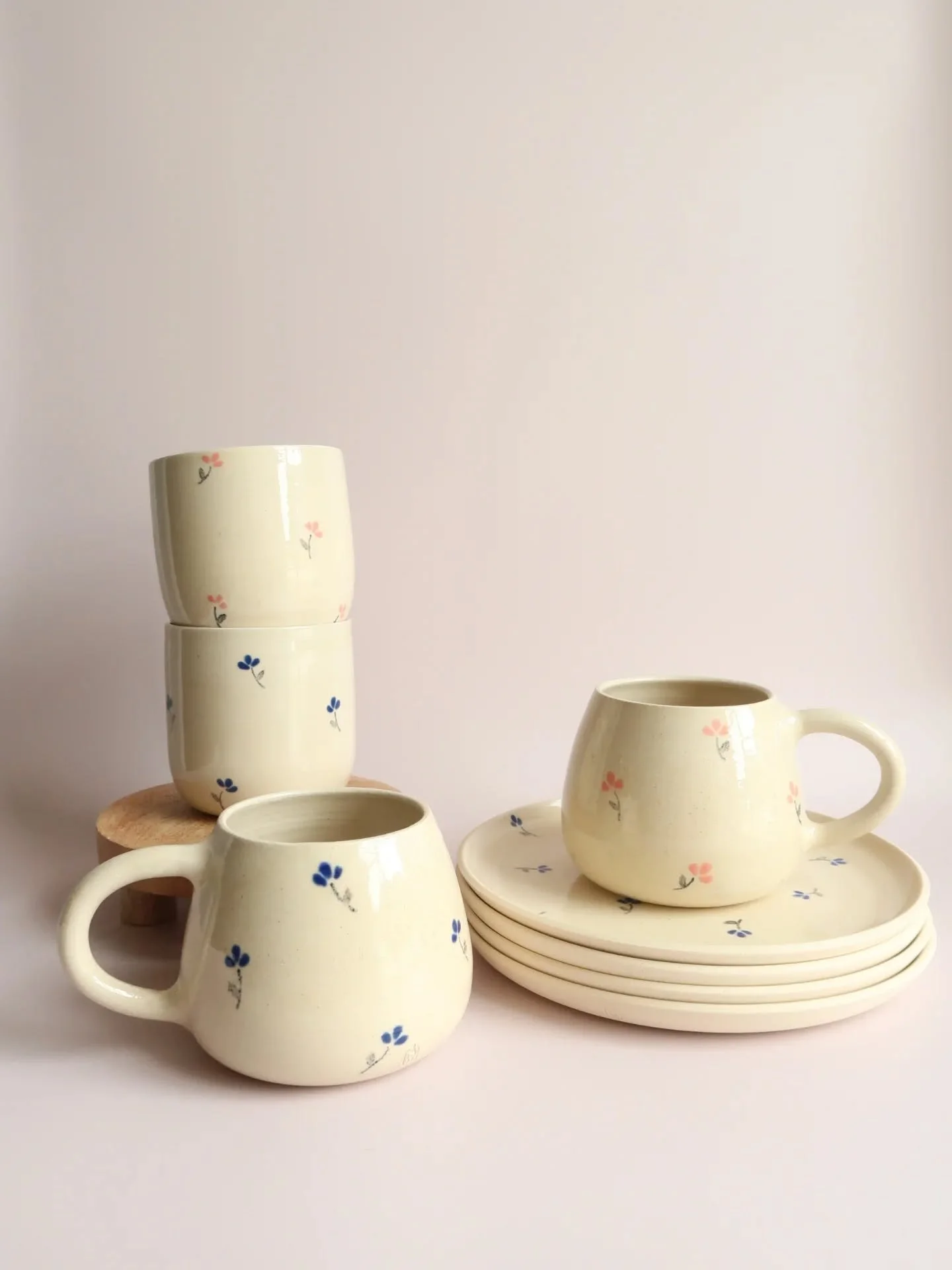 Elle n'avait pas encore eu sa place sur mon feed cette collection, voici donc le manque combl&eacute;.

La naissance de cette collection c'est un peu le r&eacute;sum&eacute; de cette ann&eacute;e: un prototype ou mini collection que je ne pensais pas