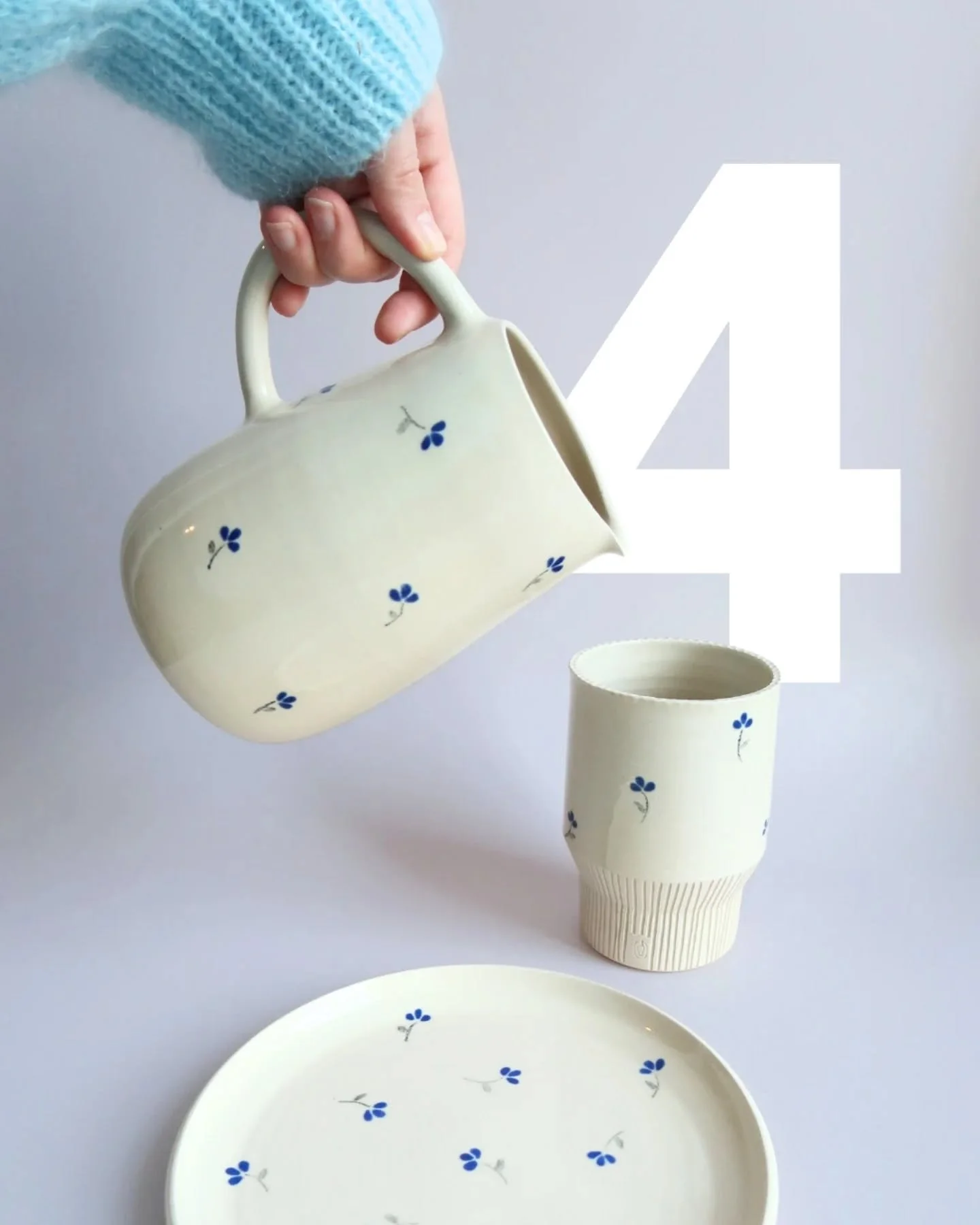 L'ann&eacute;e du 4!

4️⃣ Ans de Rose Cobalt
4️⃣000 followers
4️⃣0 ans .... Pas encore mais &ccedil;a se rapproche 😂

Aujourd'hui c'est mon anniversaire et celui de Rose Cobalt 🎂on avance ensemble dans l'&acirc;ge et pour l'instant &ccedil;a nous r