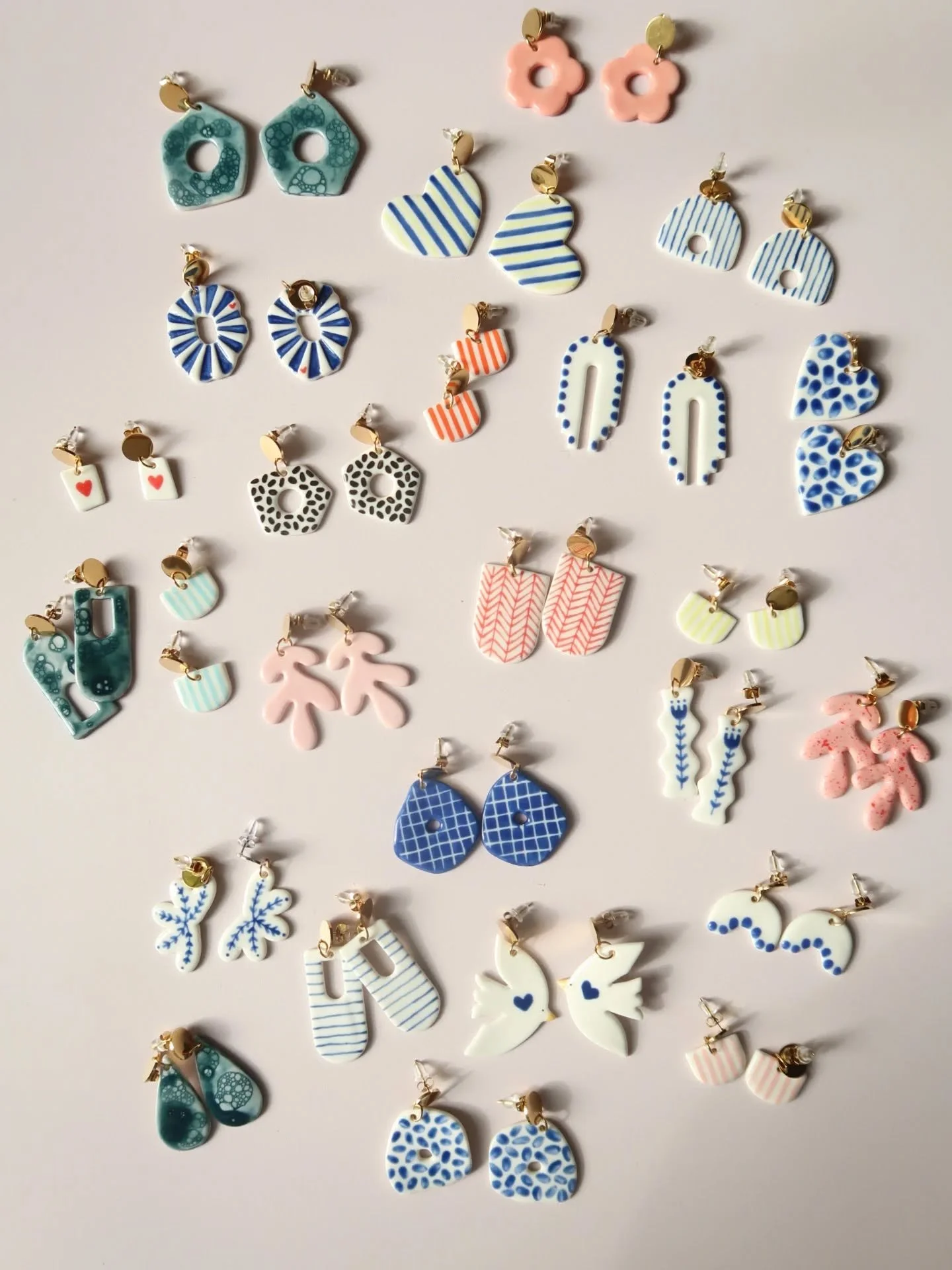 Rose Cobalt a d&eacute;barqu&eacute; &agrave; Pau, &agrave; plus de 650km de chez moi, dans la jolie @boutiquetact 🥰

Merci &agrave; Sylvie pour sa confiance 🙏🏻 et sa patience. 

Quand les boutiques me passent commande il faut plusieurs semaines, 