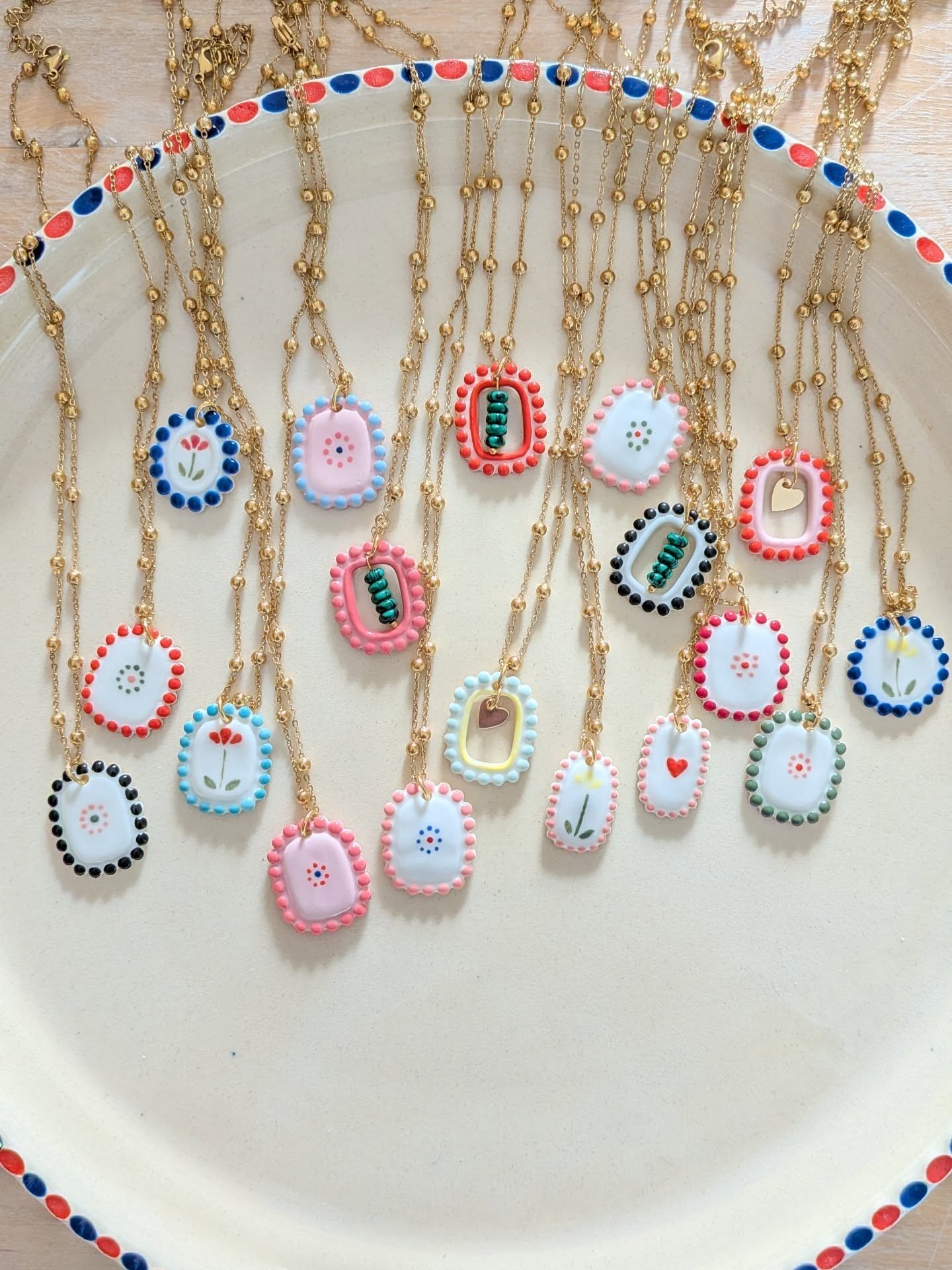 VENTE SURPRISE 🥂
Avant que les bijoux ne partent chez mes revendeurs, je vous les propose en story demain soir &agrave; 20h

Des boucles d'oreille, des colliers, des broches, la nouvelle collection "Les Perl&eacute;es", bref un joli petit 