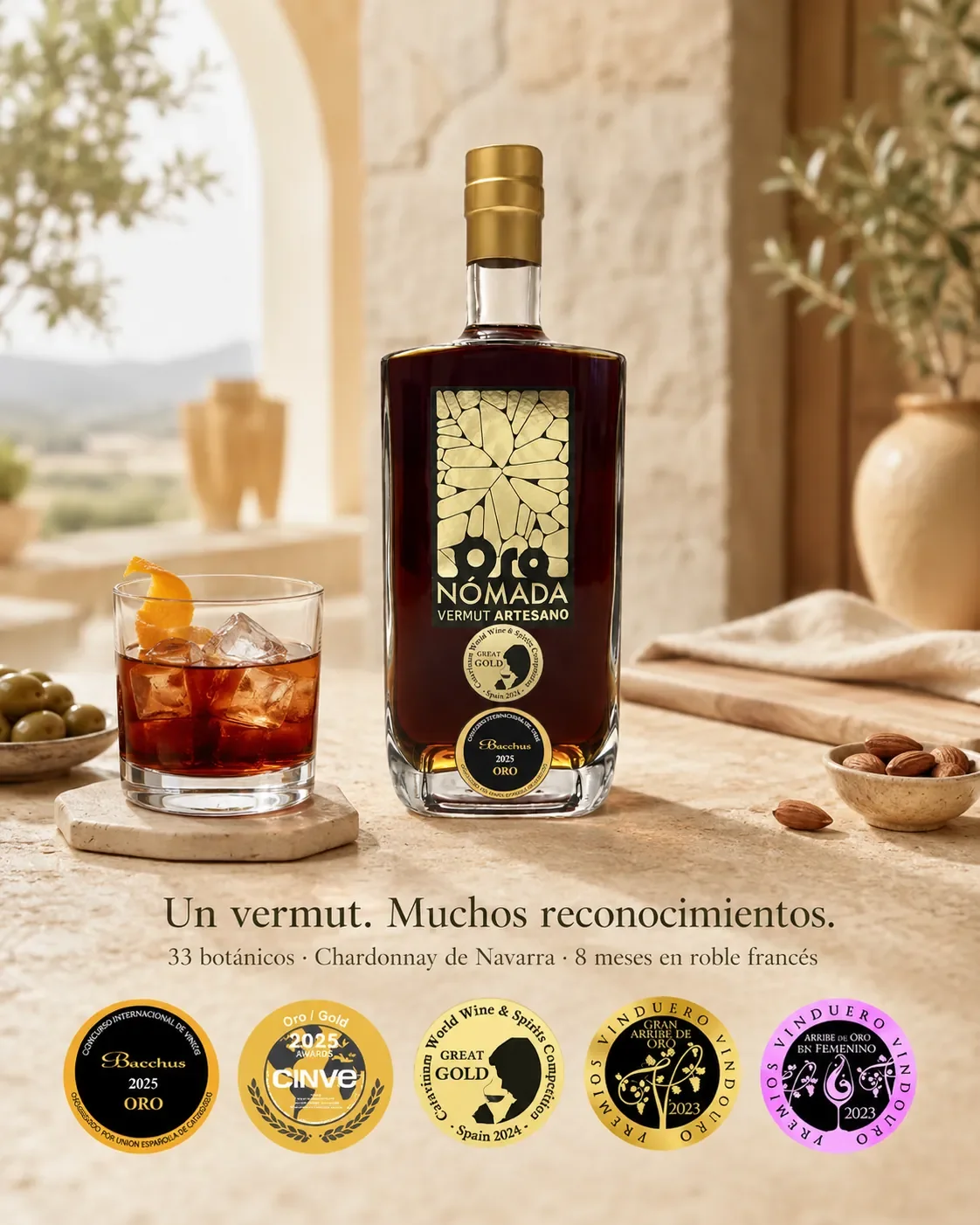 Botella Oro Nómada Edición Limitada, vermut artesano de Navarra de 750 ml, con copa y medallas