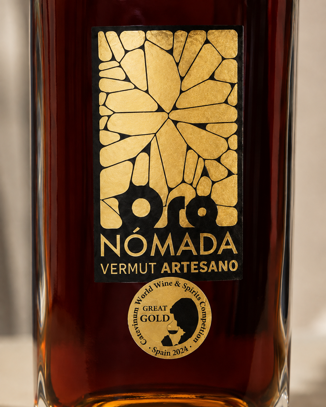 Detalle de la etiqueta de Oro Nómada Edición Limitada