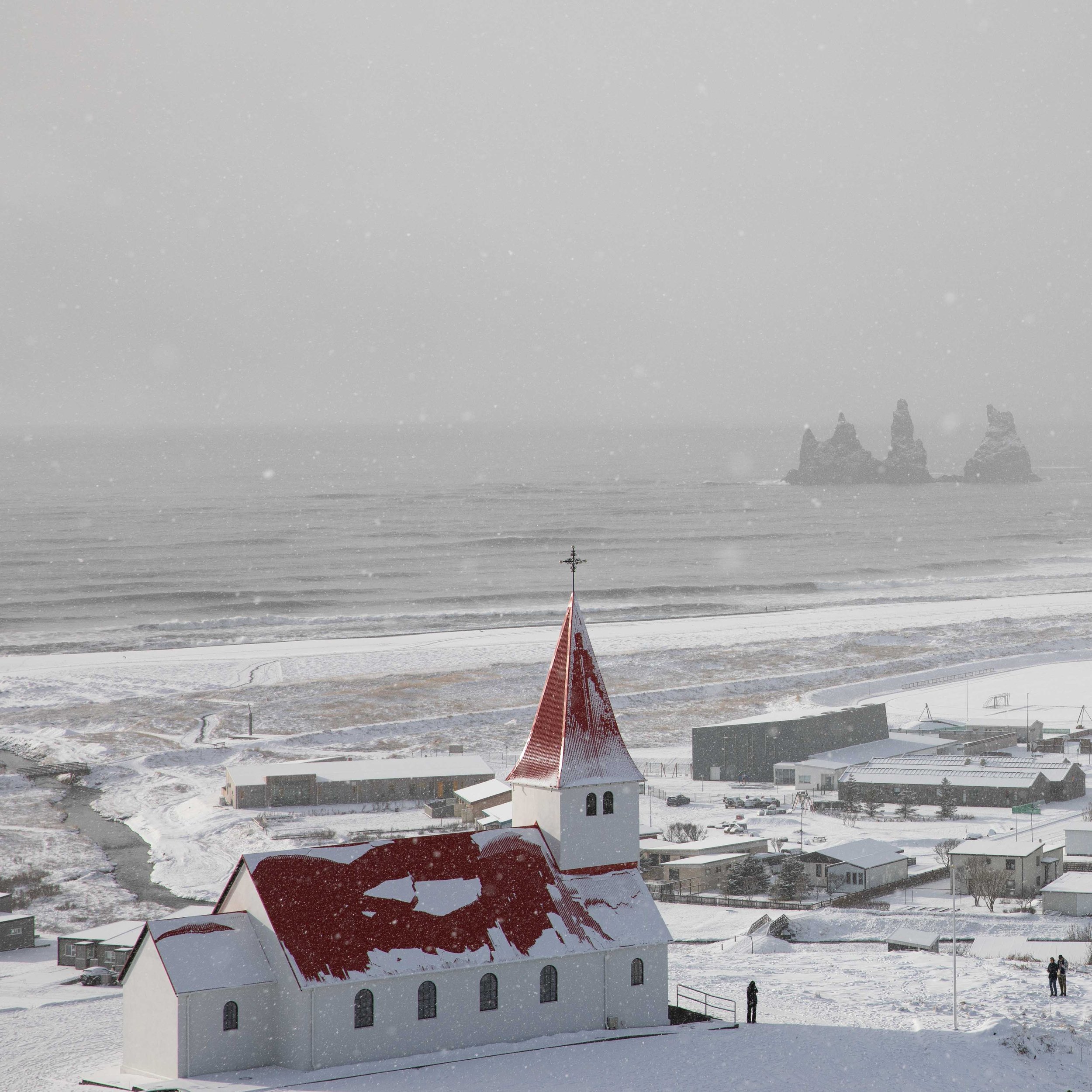 Island Vic Kirche Trolle.jpg