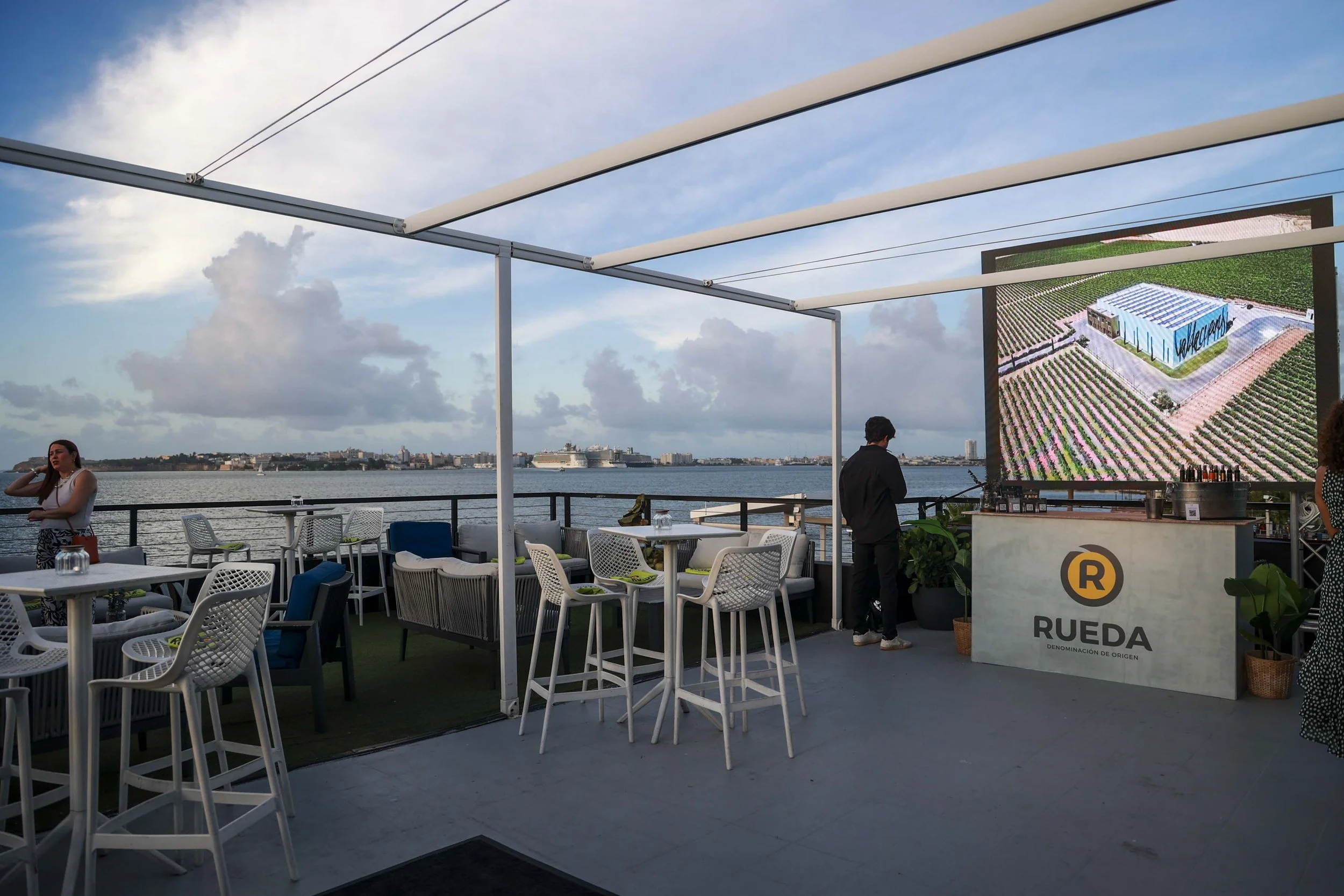 Rueda After Dark_8.JPG