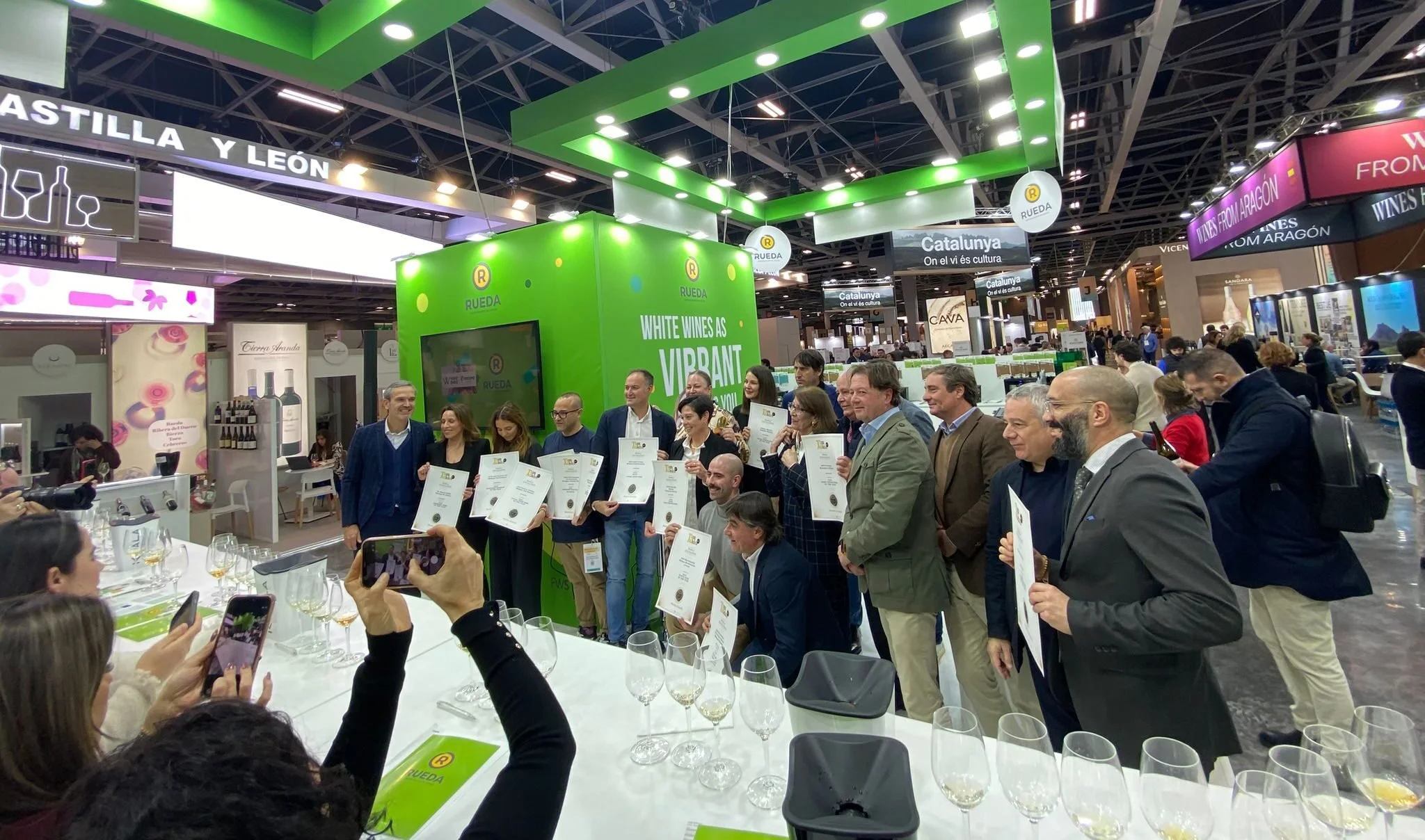 27 vinos con más de 95 puntos en el ‘Rueda Top 100’ de Tim Atkin MW de 2026