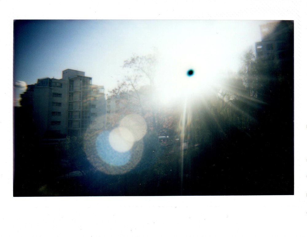 Lomo'Instant Wide - nice flares and reflections