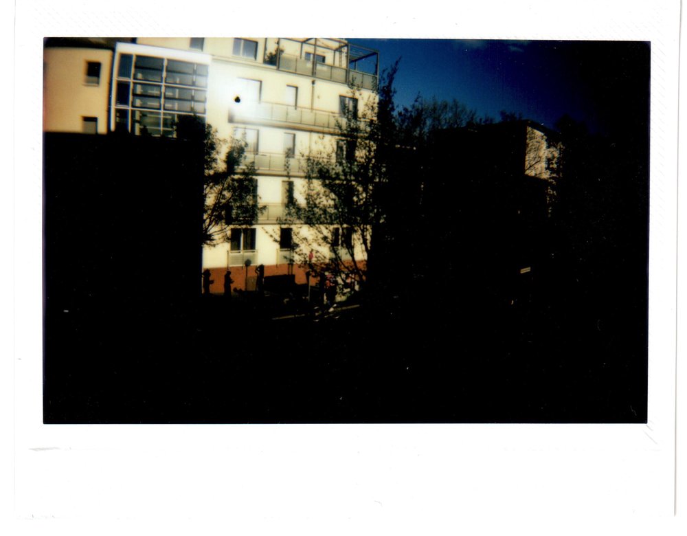 Lomo'Instant Wide - high contrast
