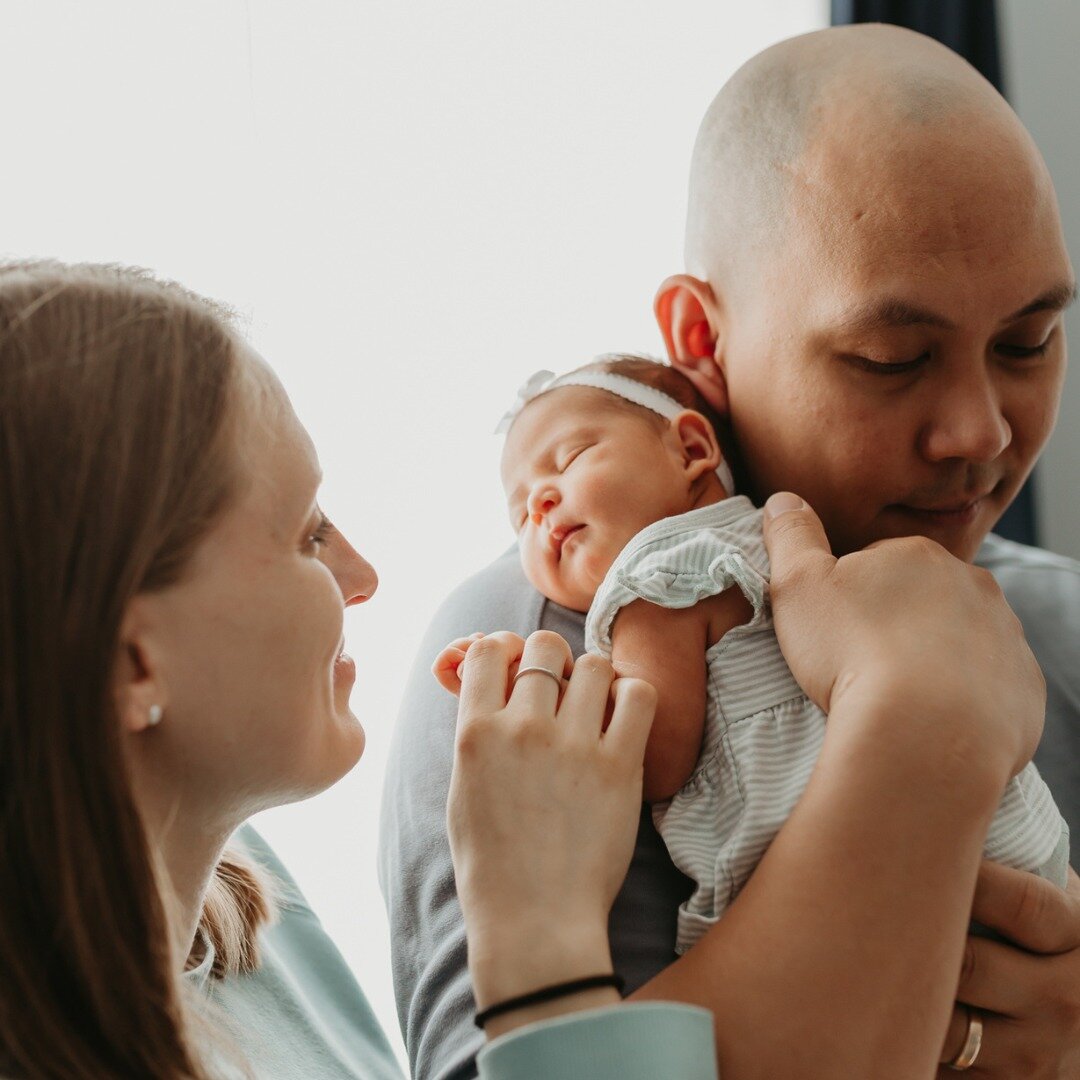 I could share so many things about this photo shoot! But I'm going to say one that I'm sure most moms will relate to.

When we started out, the first thing Laurence said to me was that she wanted to have pictures with her daughter. Naomi was only a w