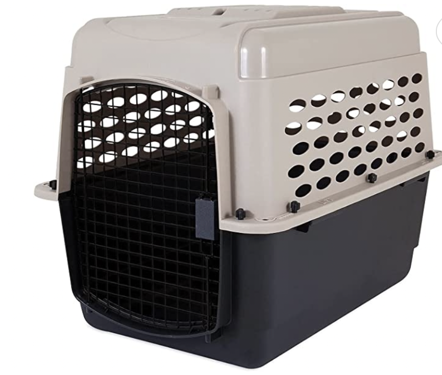 Enclosed dog crate