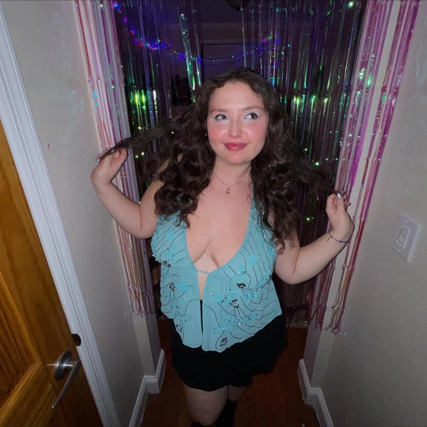 jealousy is a disease! i&rsquo;m just gonna go chill in my mansion or whateva 💍💋