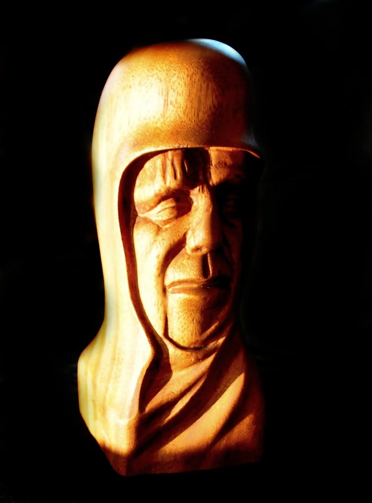 just head, carved from AFRICAN MAHOGANYM 3*3 *10 