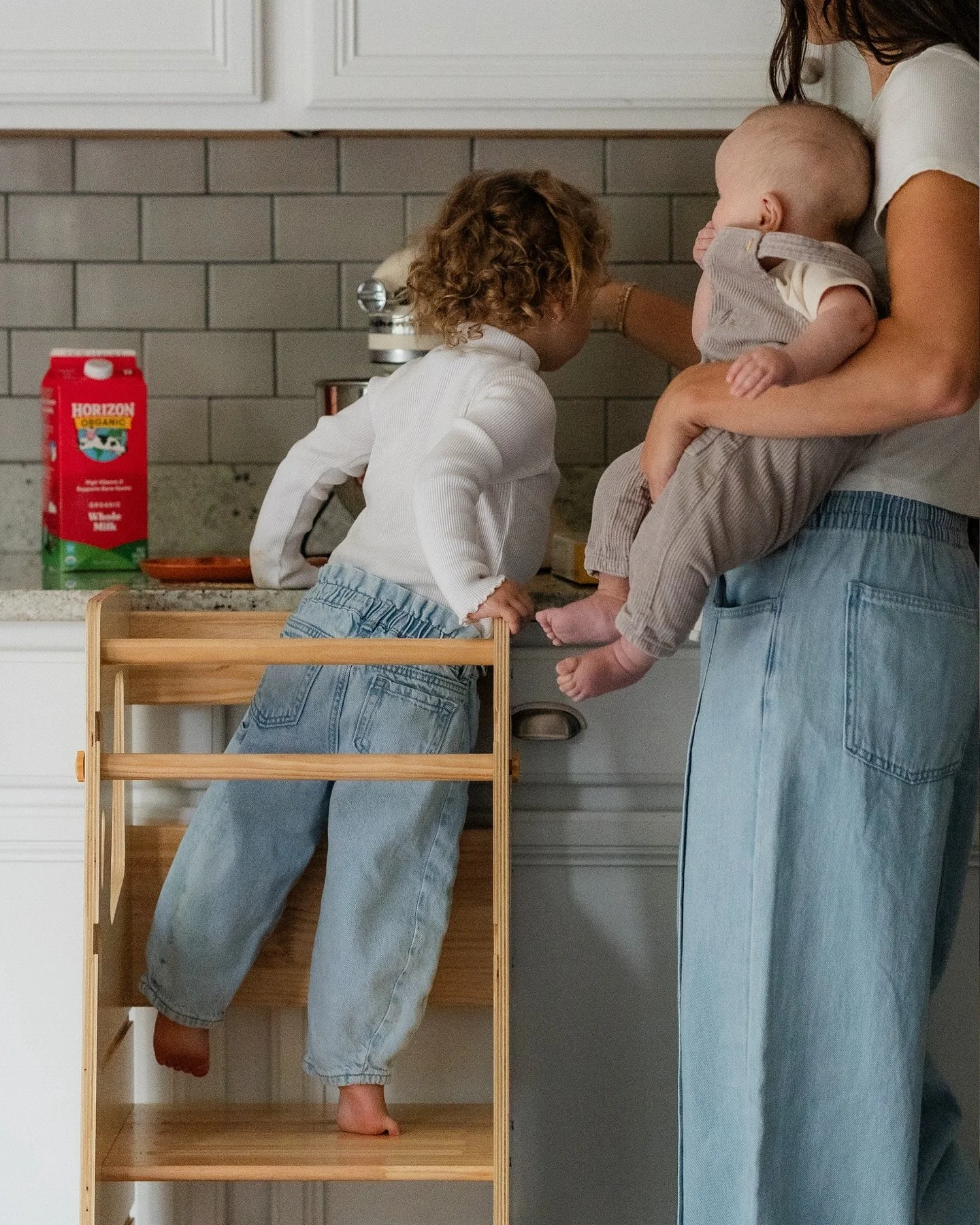Sweet Sunday mornings with the Melchis with a side of pumpkin muffins 🤌🏼

&bull;

#indianapolisfamilyphotographer #indianapolisfamilyphotography #carmelphotographer