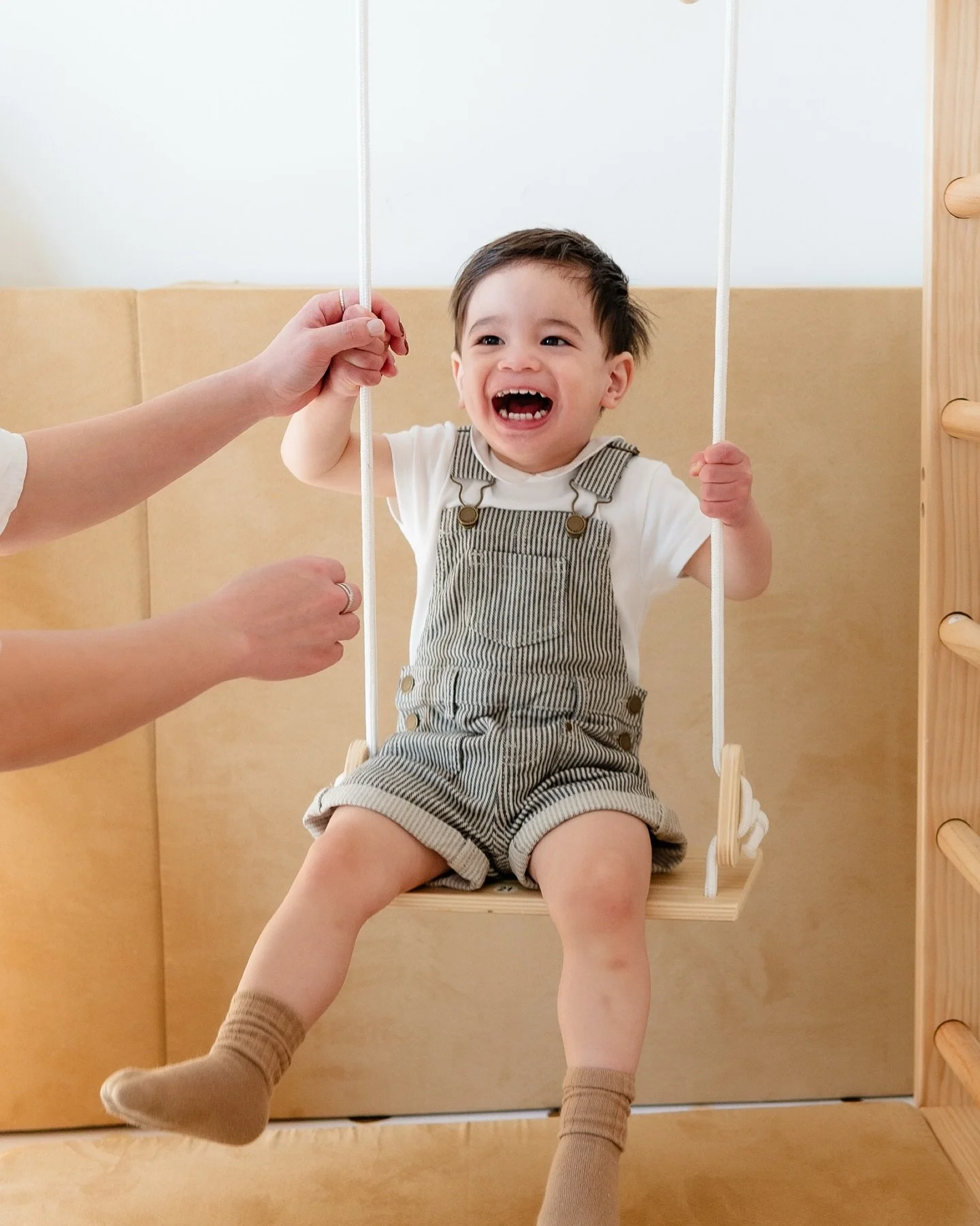 Such a sweet in-home session a few weeks ago to celebrate Rowan&rsquo;s 2nd birthday 🎈🫶

&bull;

#indianapolislifestylephotographer #indianapolisphotographer #indianapolisfamilyphotographer