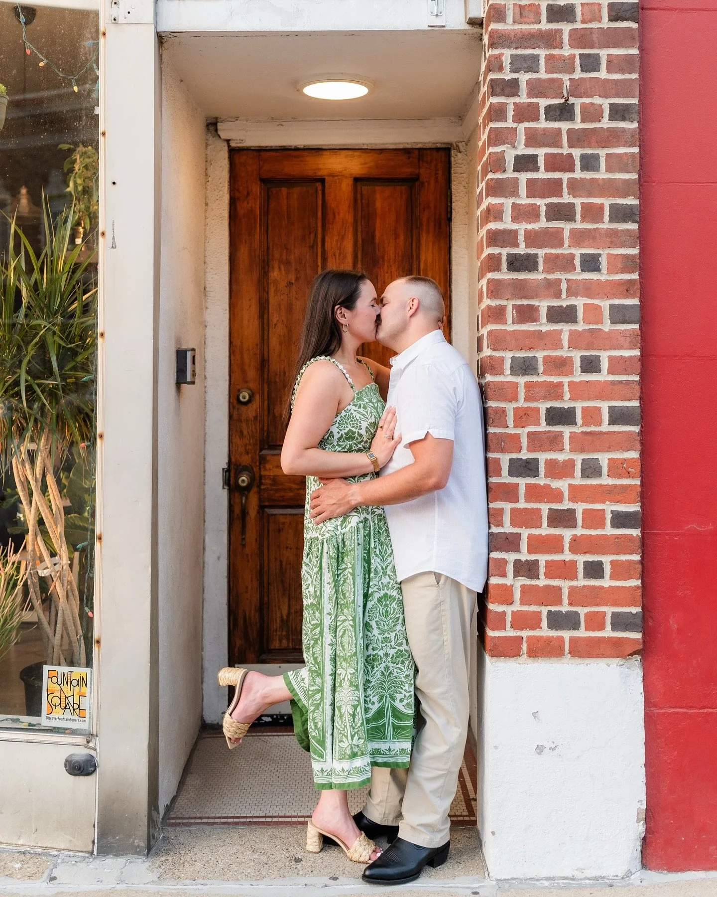 Nicole + Joe 🫶 pt 1

Shoutout to fountain square for rocking my socks off with absolutely stunnin&rsquo; views during this golden hour !!!

&bull;

#indianpolisphotographer #indianapolisengagementphotographer #indianapolisweddingphotographer #founta