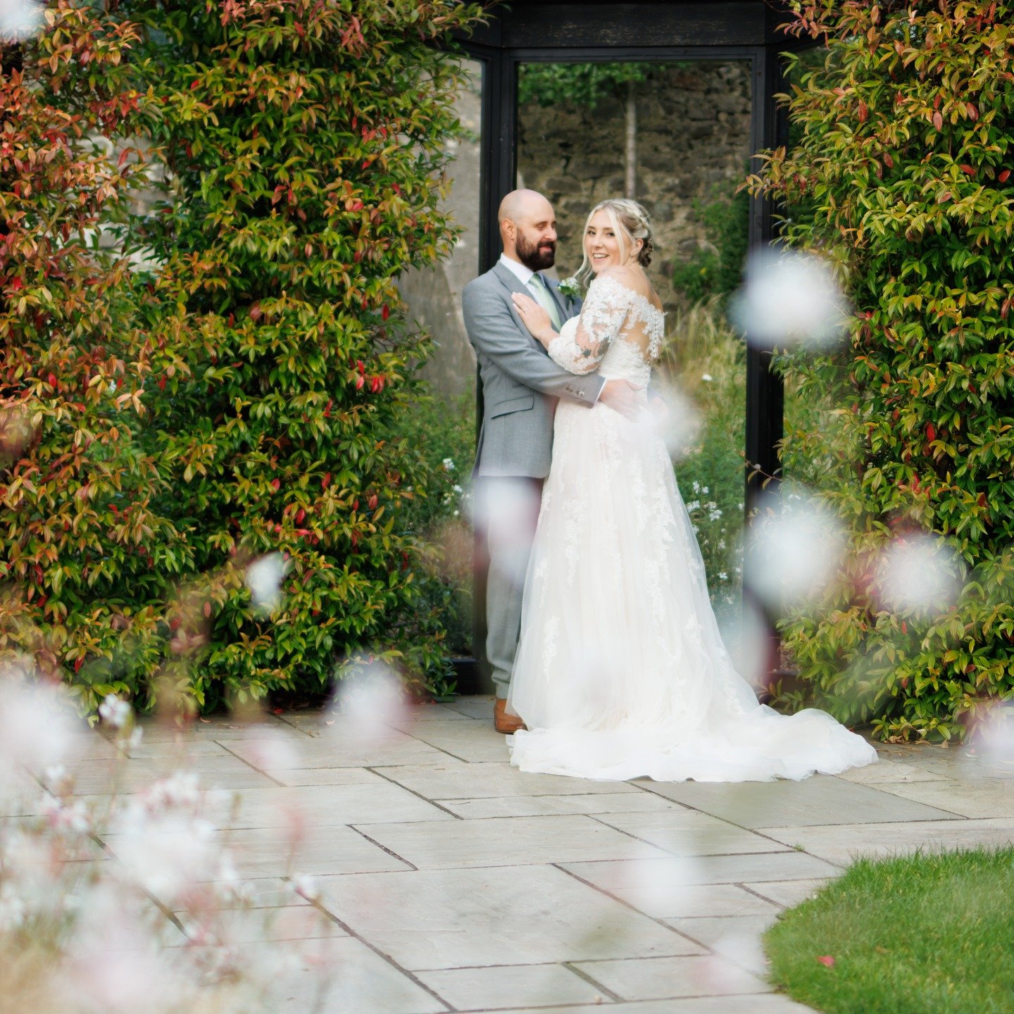 Choosing your wedding photographer isn&rsquo;t just a decision&mdash;it&rsquo;s a feeling.

It&rsquo;s the sense of calm when someone gets you.
It&rsquo;s knowing you&rsquo;ll be seen, not staged.
It&rsquo;s trusting someone to hold space for real, u