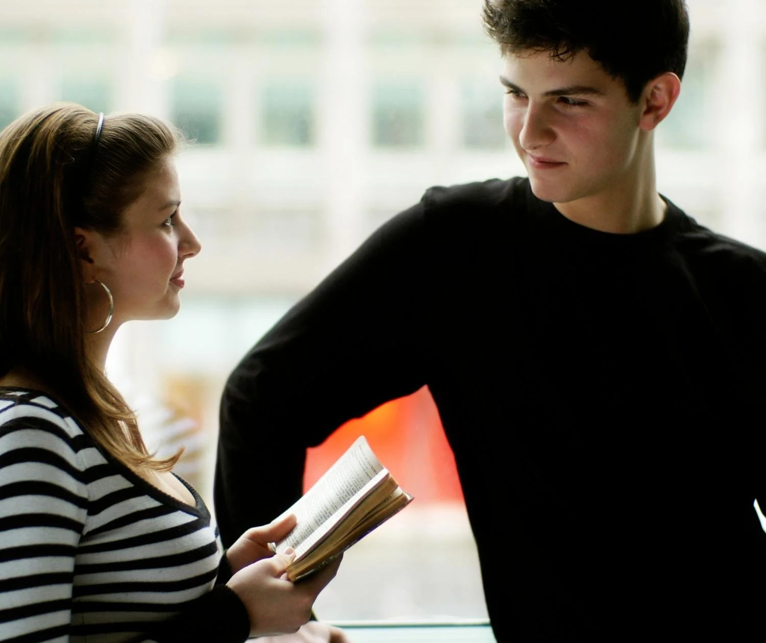 Why Eye Contact Is Important for Communication Skills