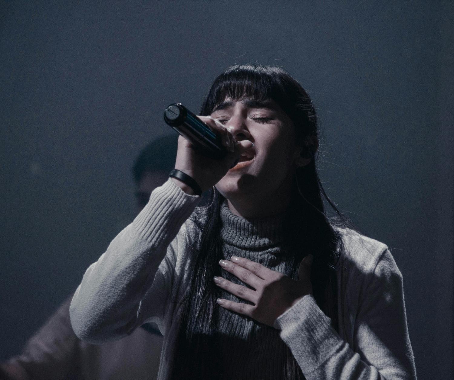 How to Avoid Straining Your Voice When Singing